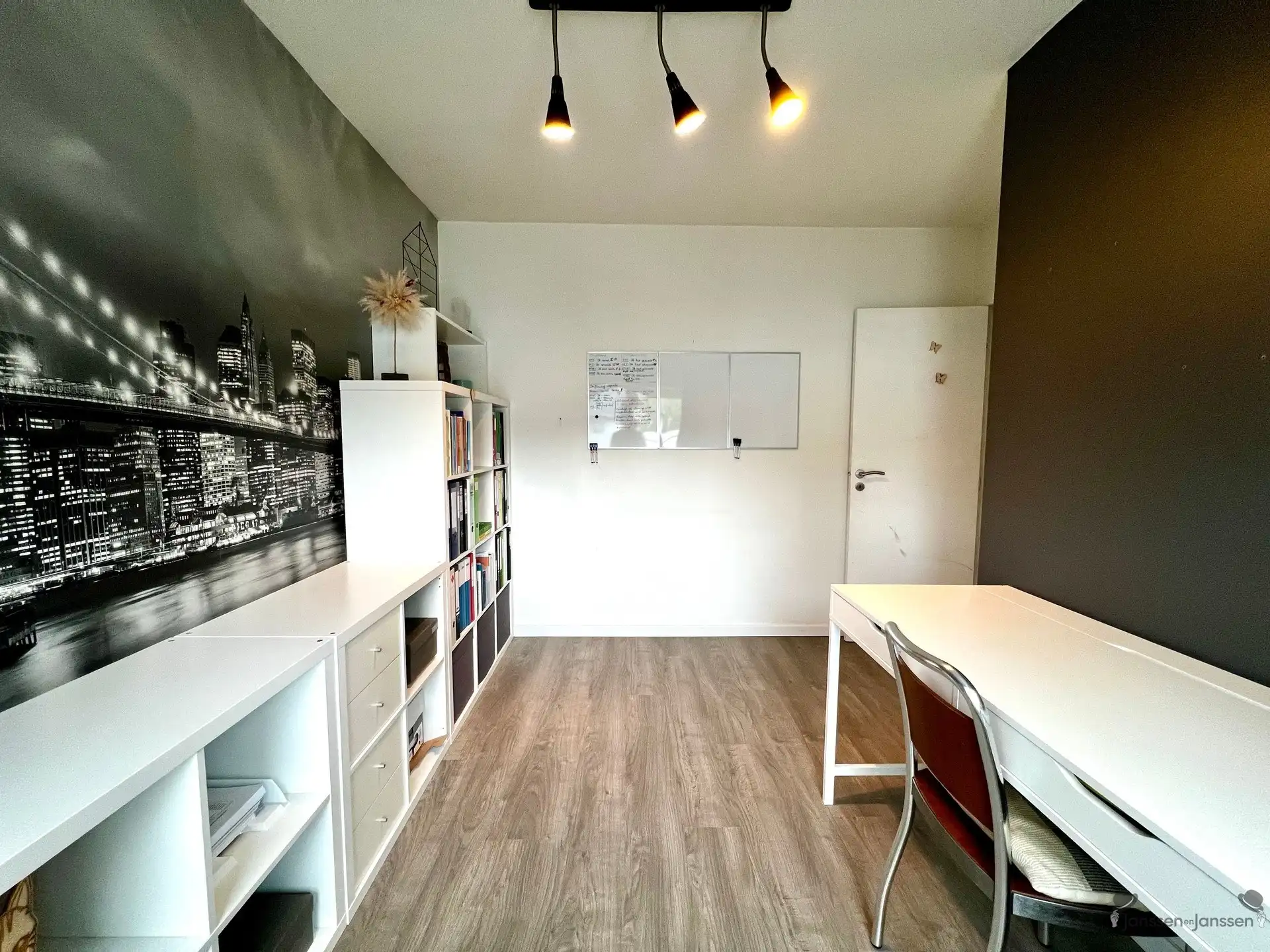Instapklare gezinswoning met 3 slpkmrs & tuin foto 20