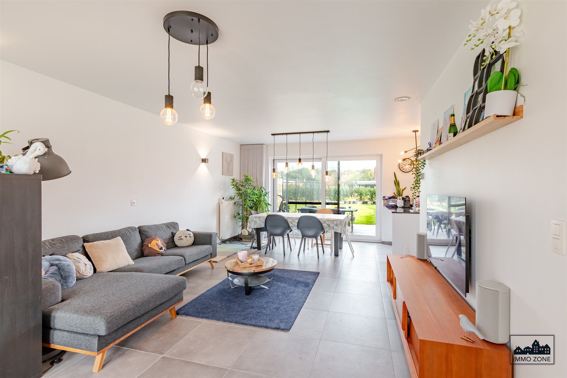 Instapklare woning in leuke omgeving met 4 slaapkamers! foto 2
