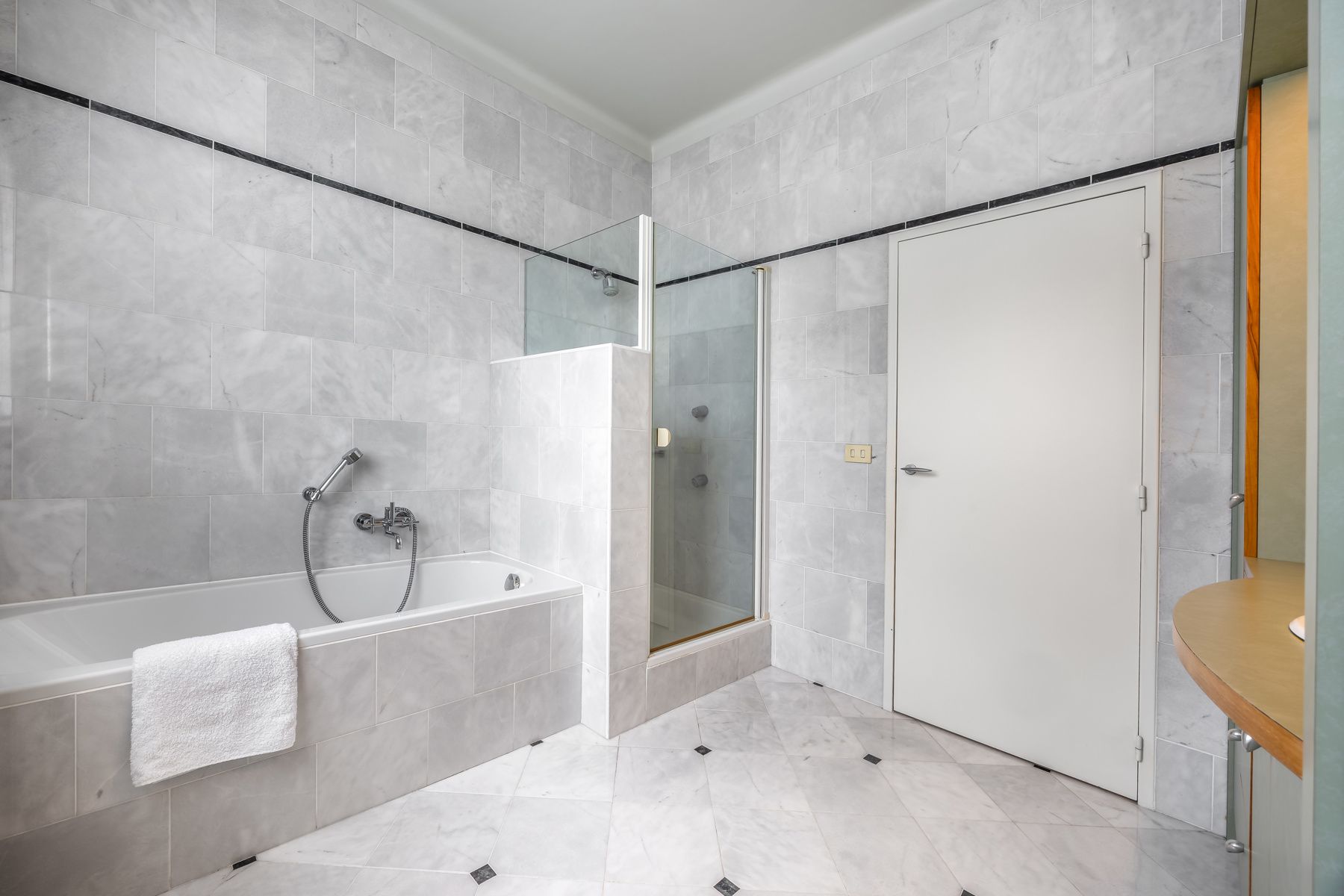 Instapklare, exclusieve manoir met 5 slpks en ruime garage foto 17