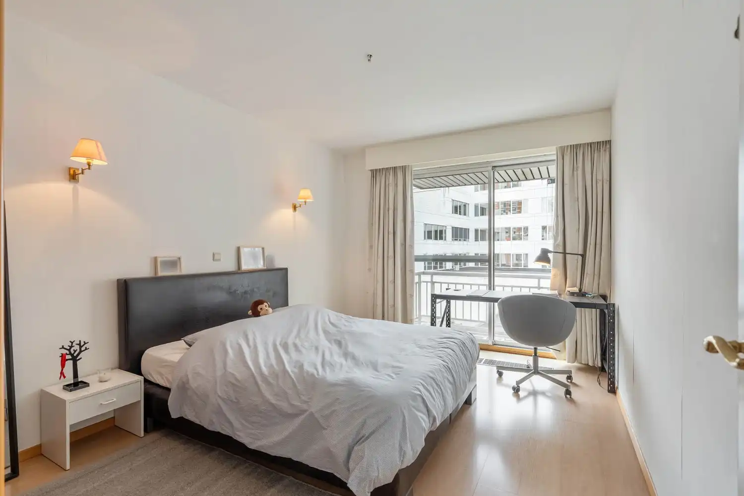 Ruim (141m²) 3-slaapkamerappartement met staanplaats, kelder én twee grote terrassen foto 12