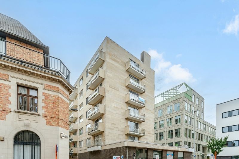 Roeselare-stadskern. Verzorgd twee-slaapkamerappartement met 3 terrassen, zuidelijk gelegen, 89m2 woonplezier. Aparte ondergrondse autostaanplaats mogelijk. foto 15