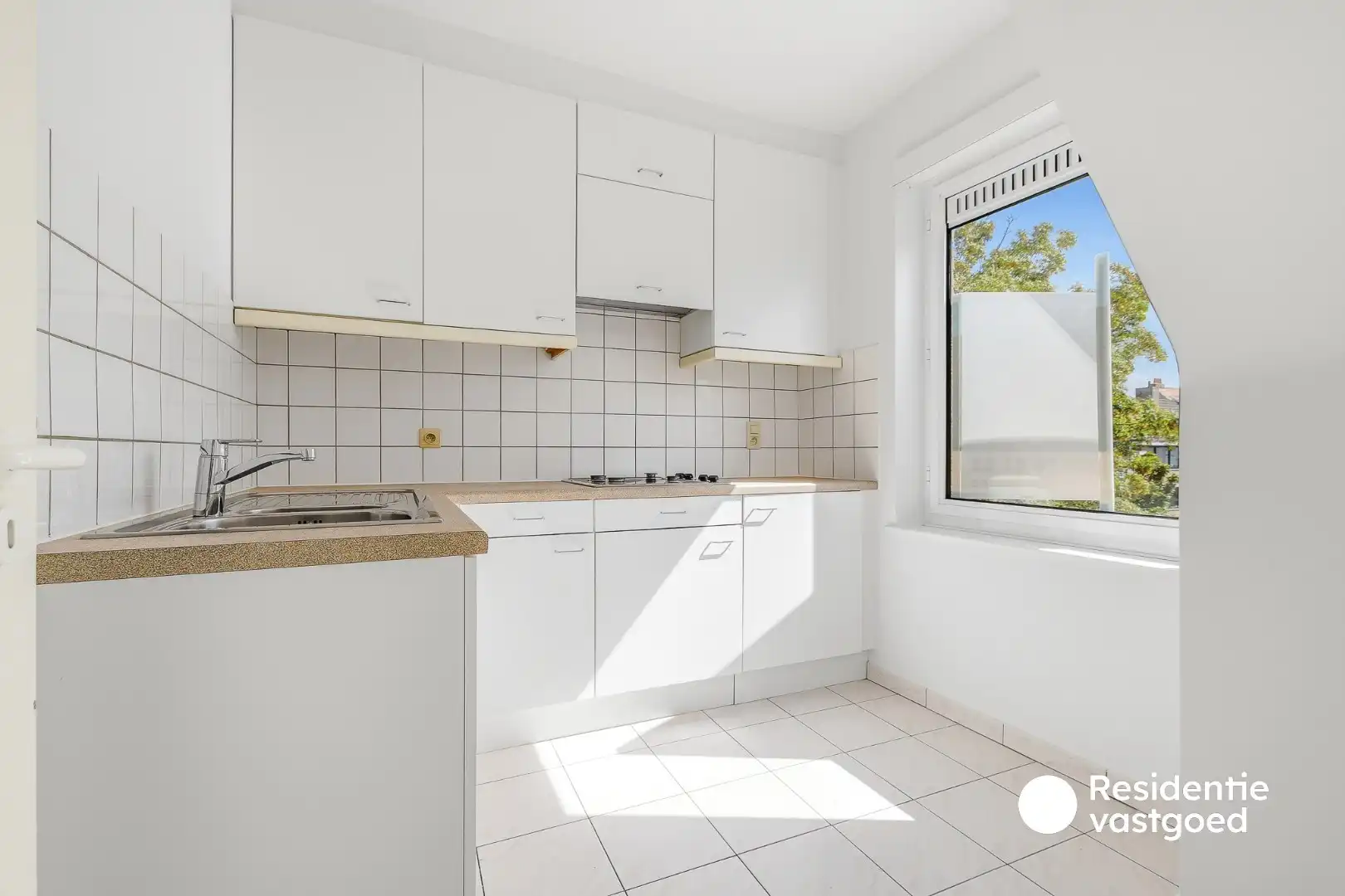Instapklaar 2-slaapkamerappartement met garage in Blankenberge foto 6