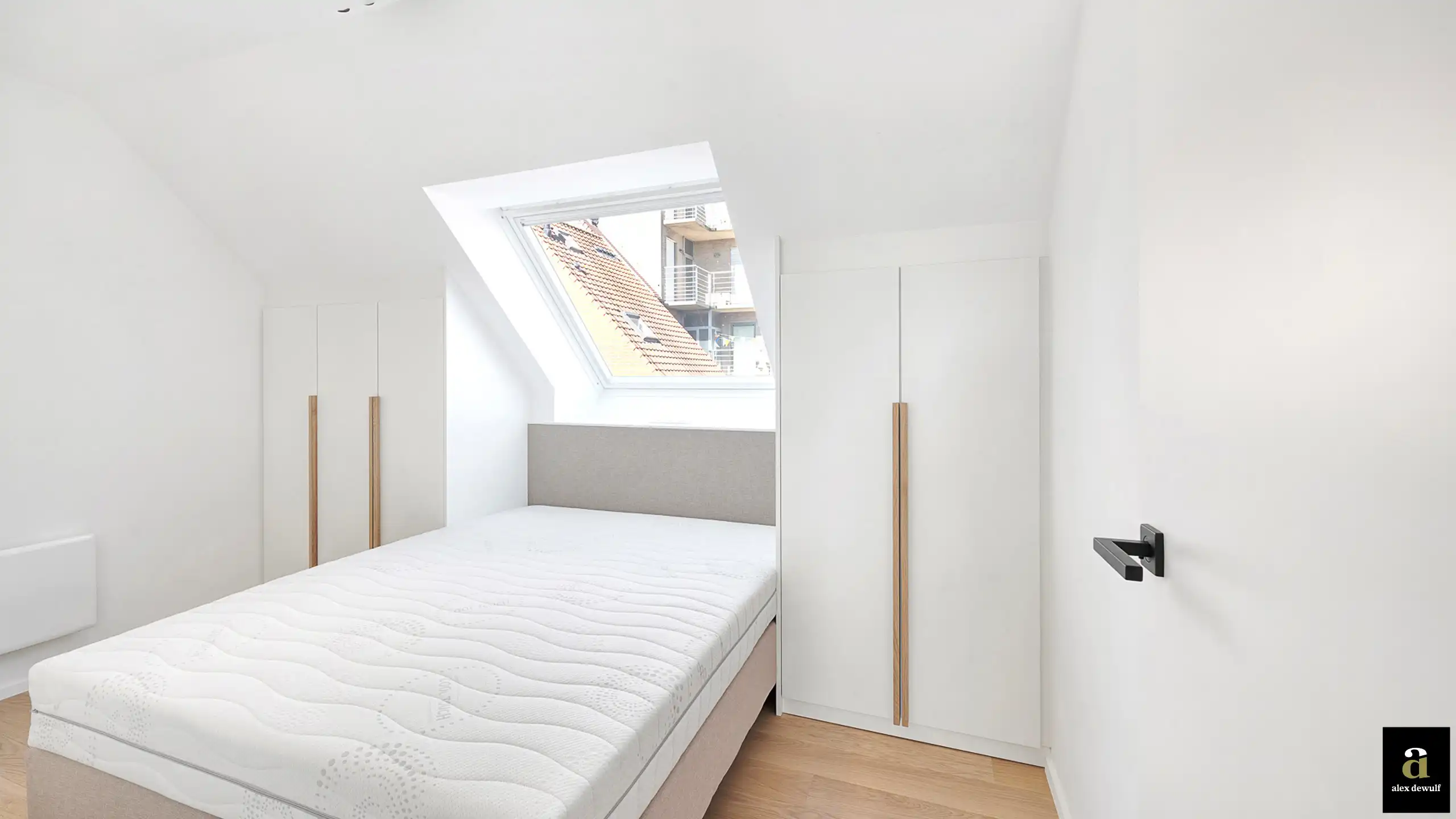 Ruim duplexappartement met vier slaapkamers en zonnig terras in Duinbergen. foto 26