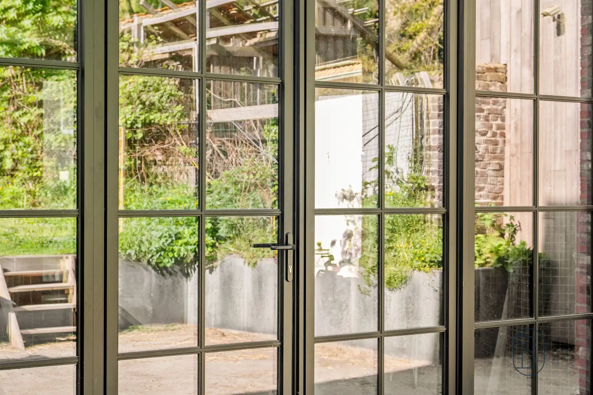 Karaktervolle herenwoning + kantoor en extra nieuwbouwwoning foto 2