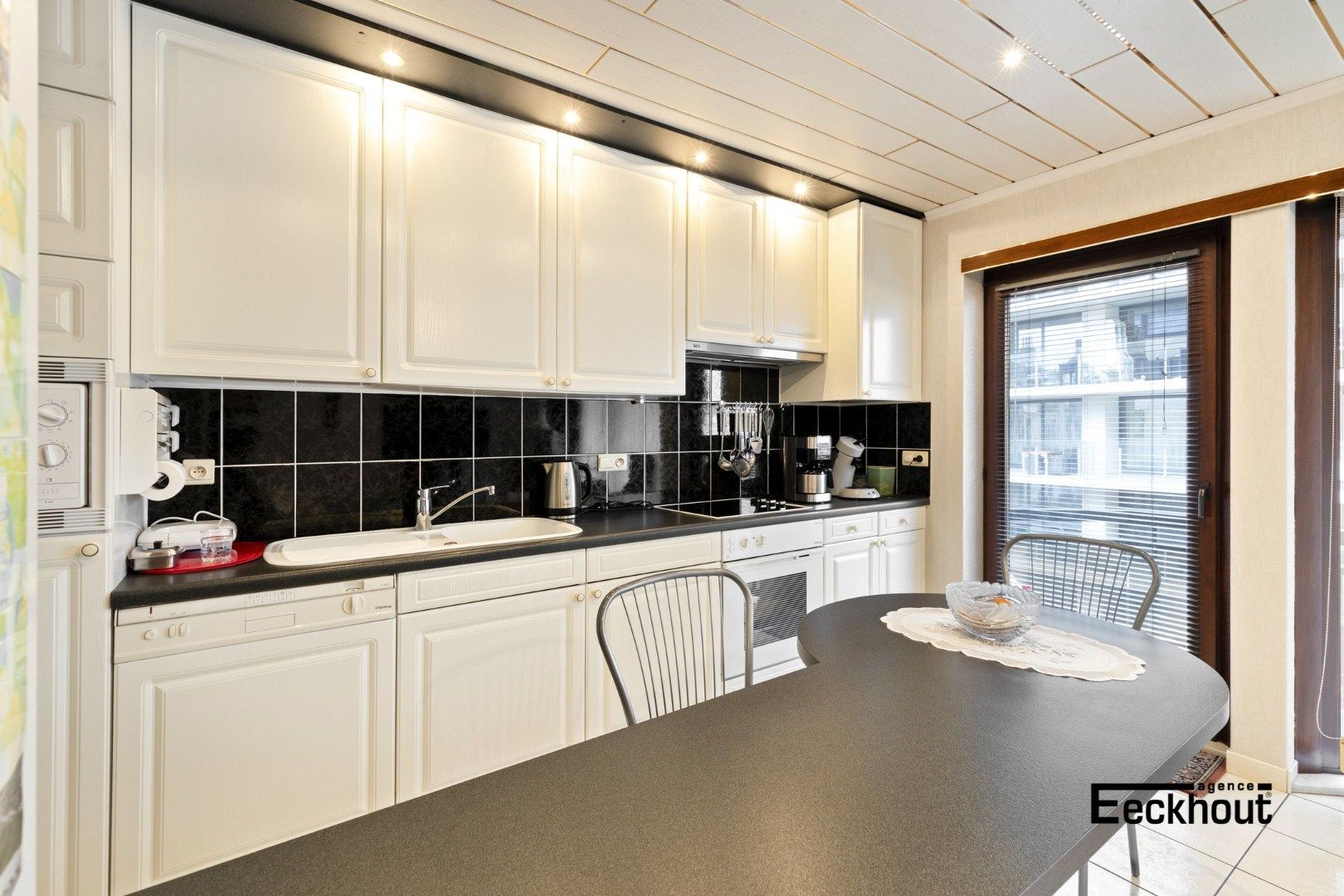 Ruim en instapklaar appartement op wandelafstand van het strand en het centrum! foto 7