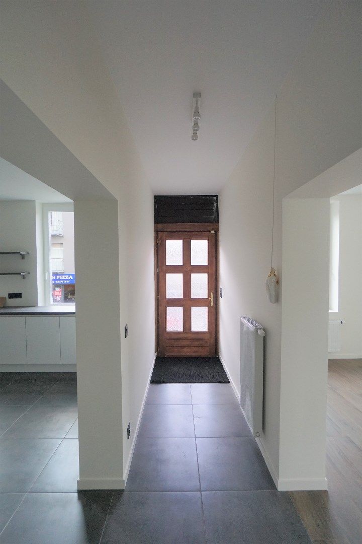 Ruim woonhuis met 4 slaapkamers foto 3