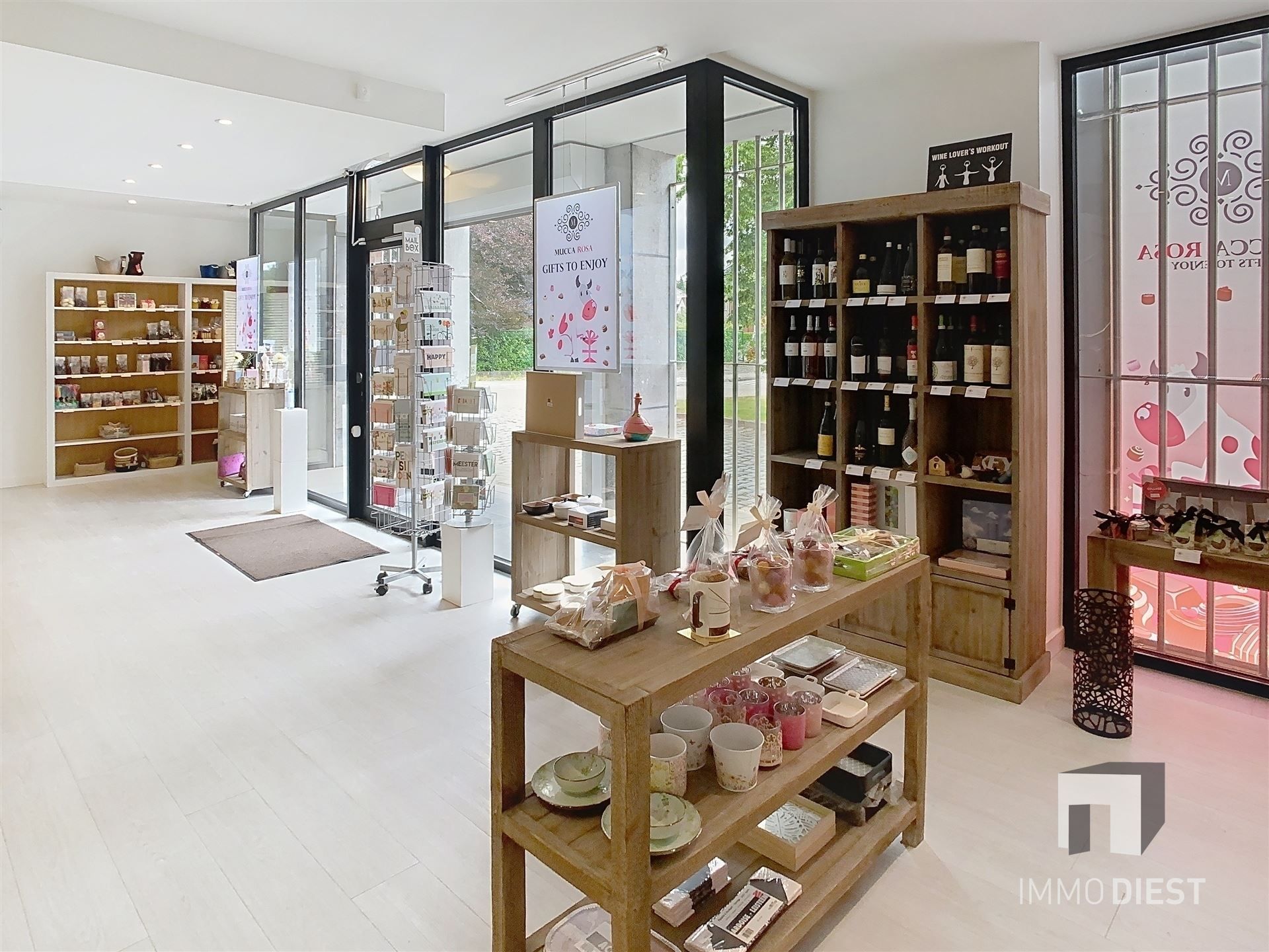 Handelspand met luxe woonst op goede locatie foto 11
