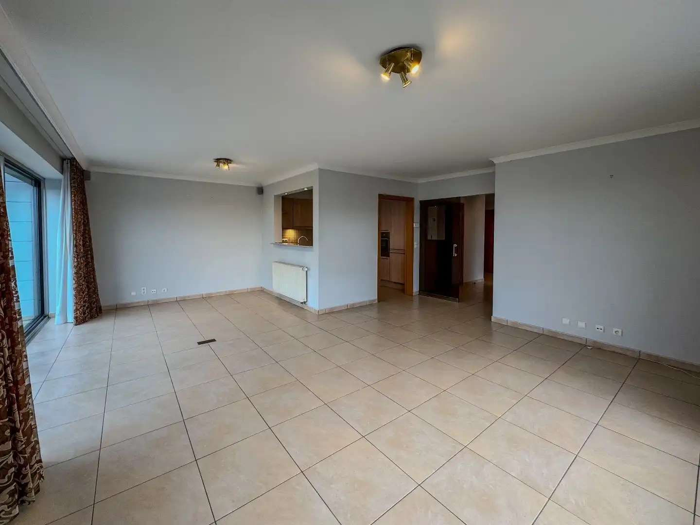 Ruim appartement met 2 slaapkamers en terras met prachtige vergezichten! foto 6