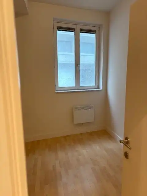 Ongemeubeld gelijkvloers appartement met 2 slaapkamers, vlak aan zee foto 4