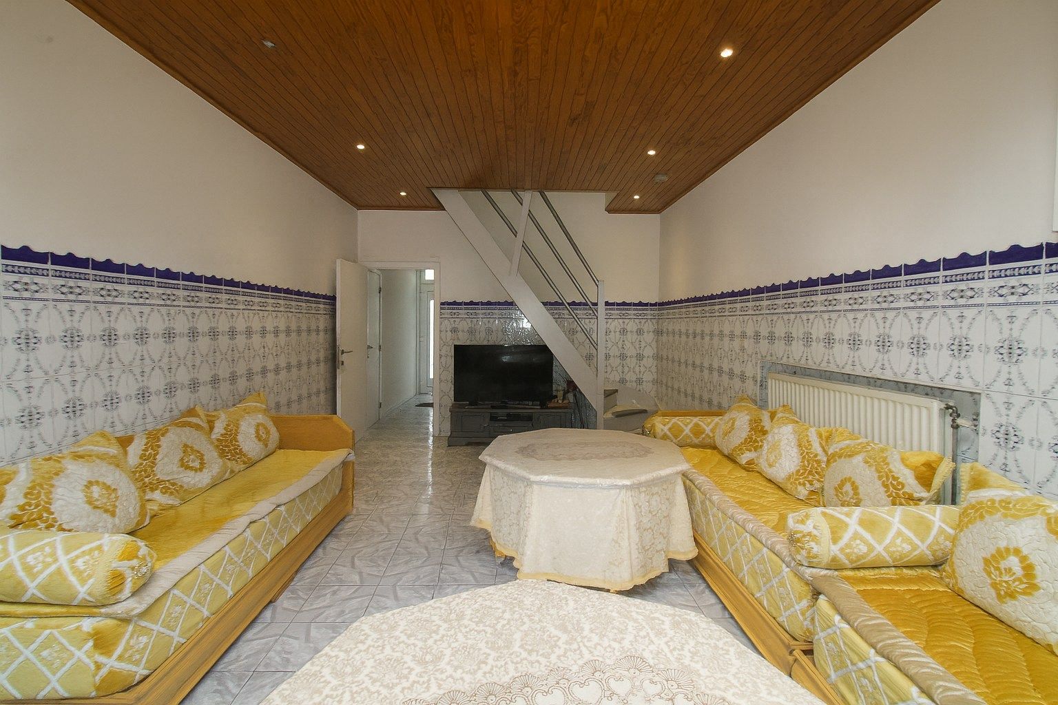 Te koop: Uitzonderlijk ruime stadswoning met 6 slaapkamers, garage en tuin in het hart van Sint-Niklaas! foto 5