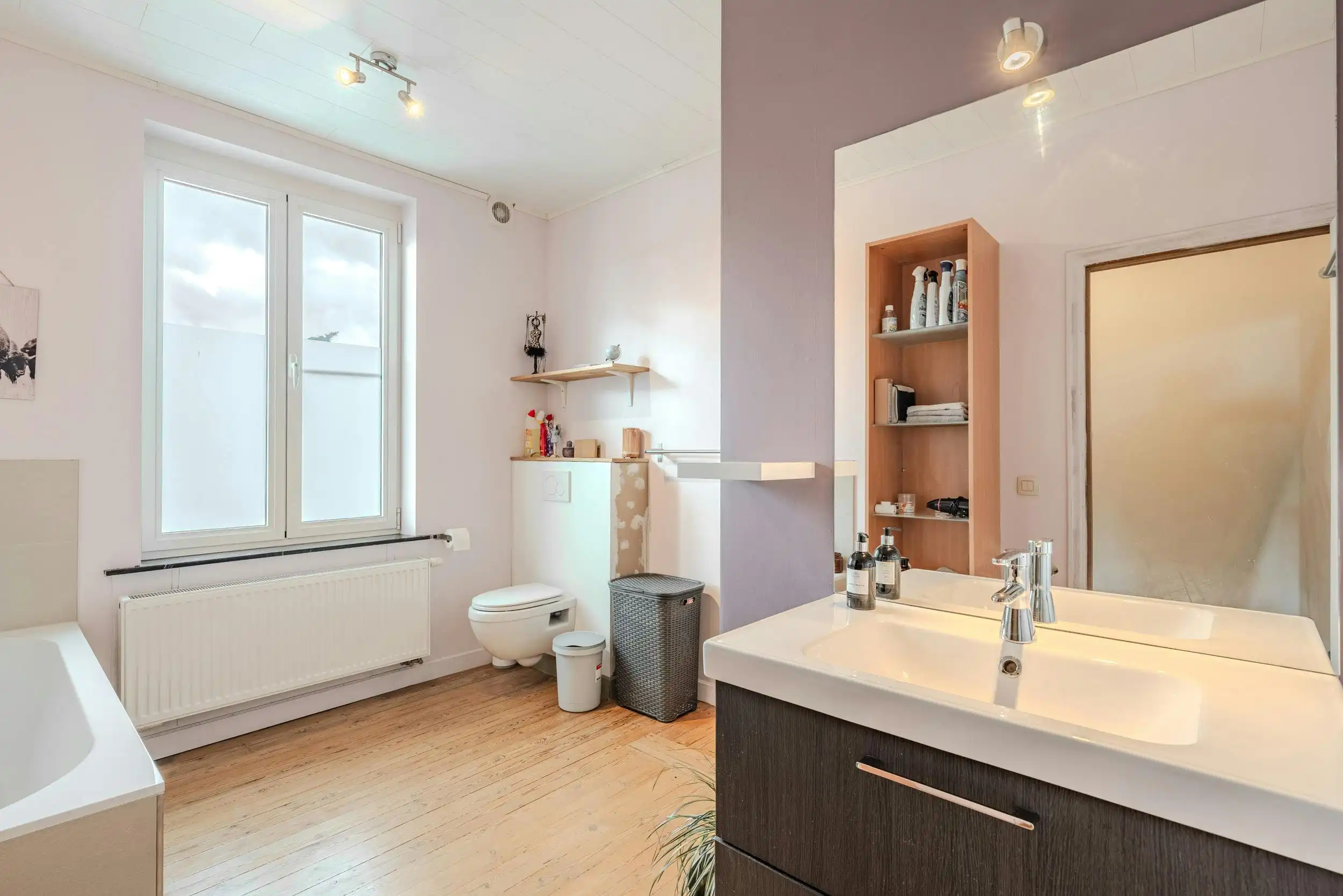 Recent gerenoveerd huis te koop in Ieper foto 24