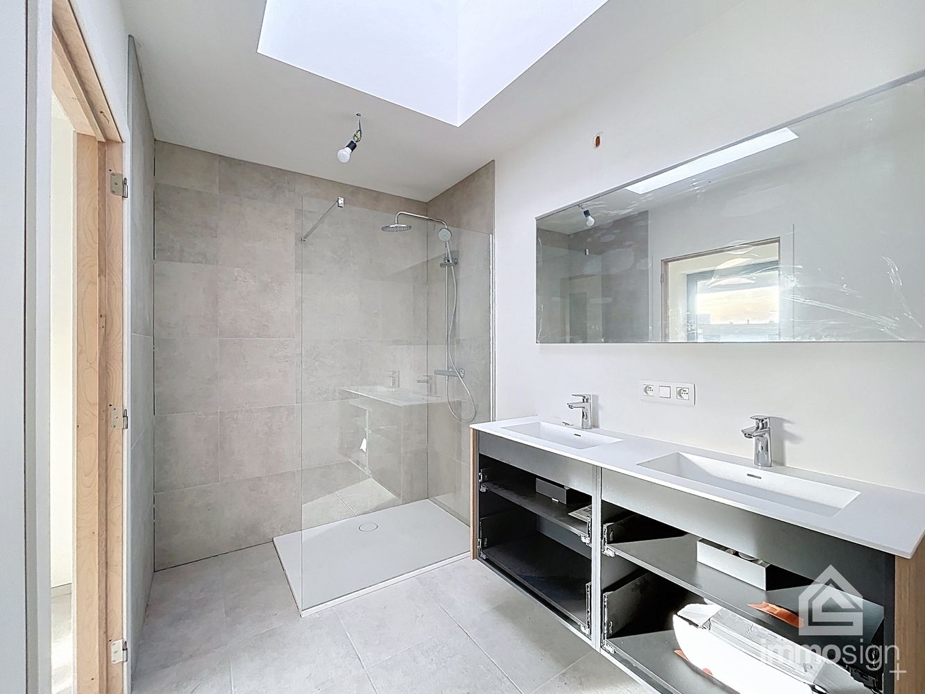 Instapklaar nieuwbouw appartement met 2 slaapkamers, terras, autostaanplaats en berging te Kinrooi foto 20