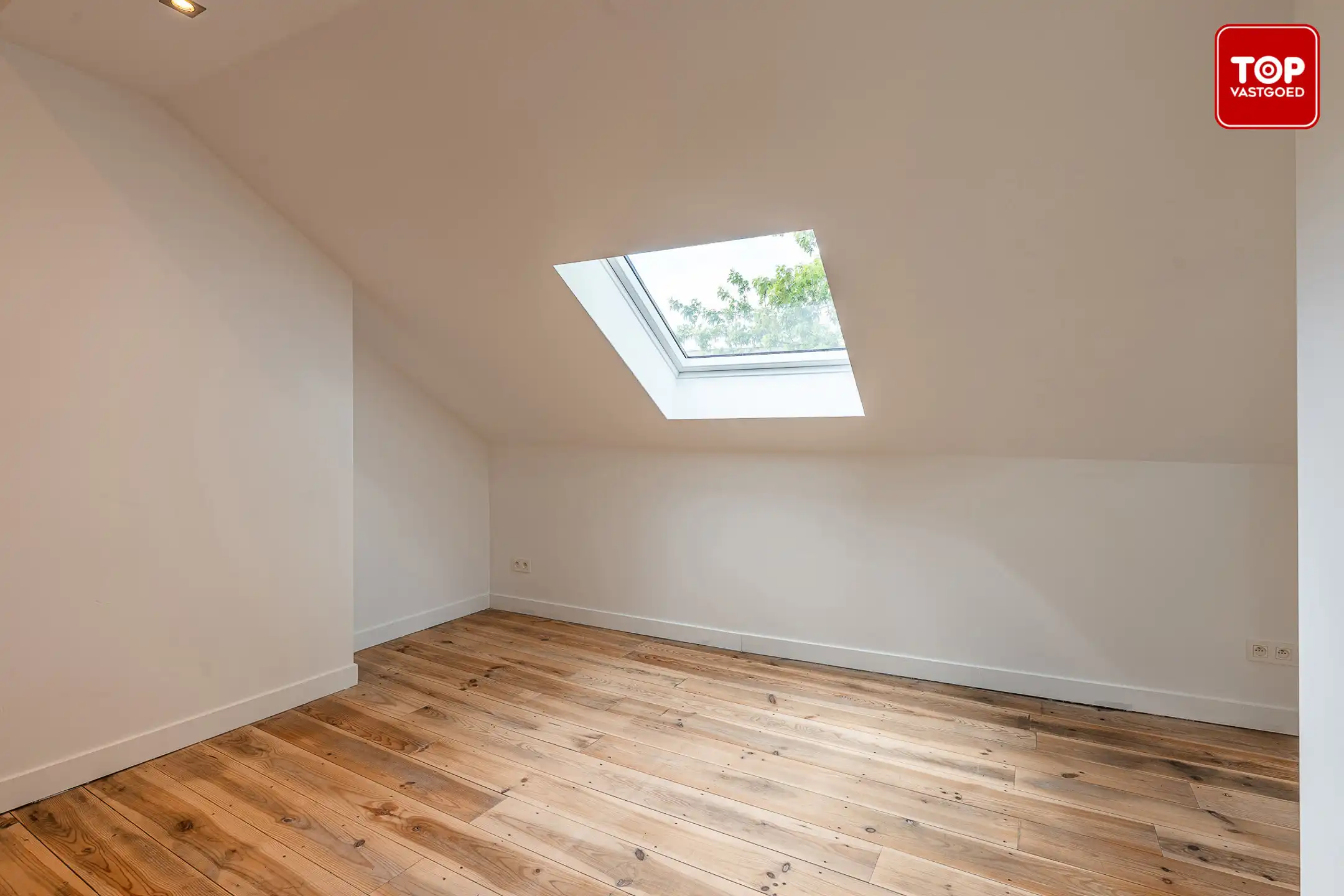 Totaal gerenoveerde woning met EPC B. foto 27