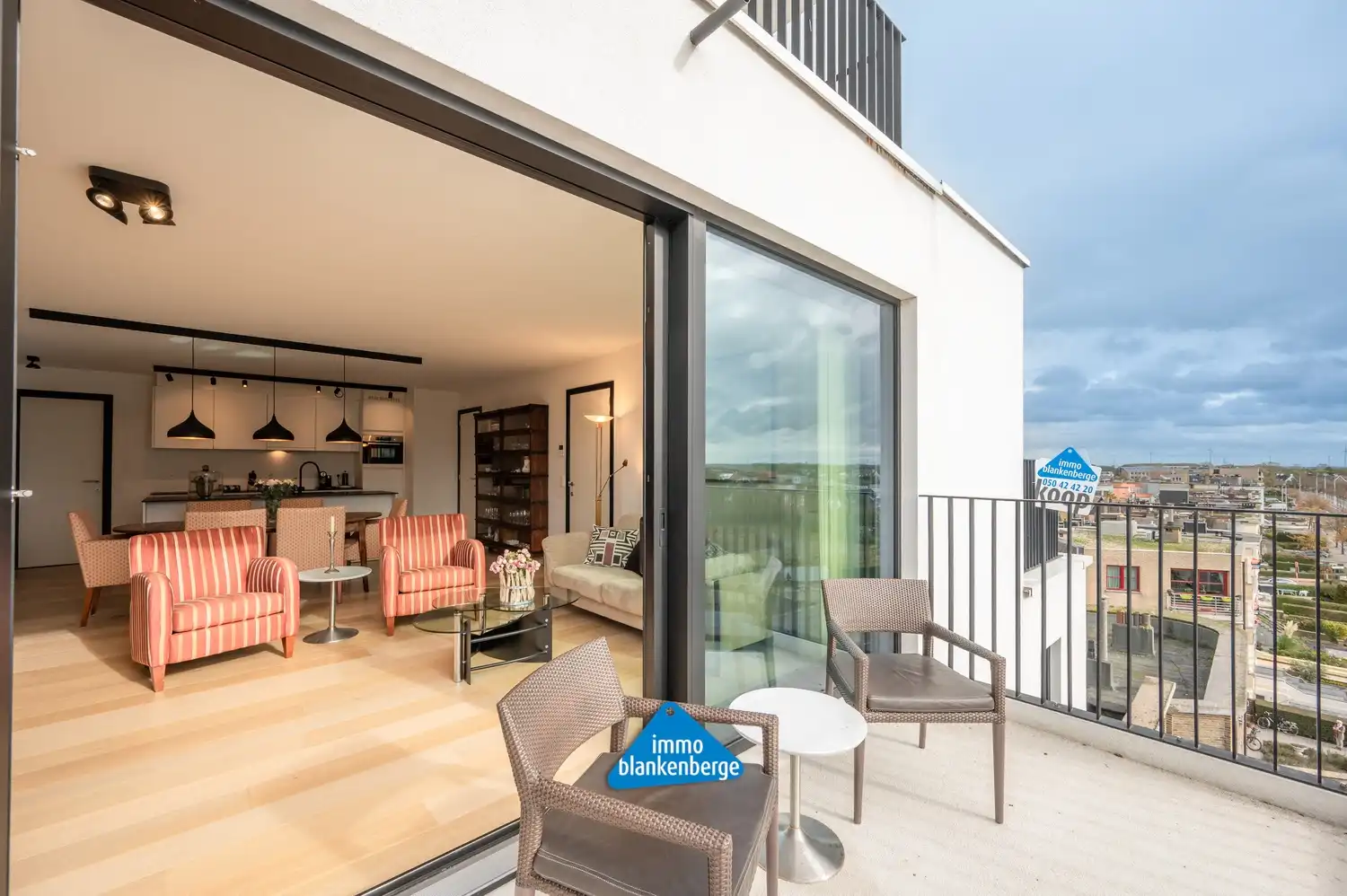 Exclusief Duplexappartement (240m²) met Drie Ruime Terrassen foto 6