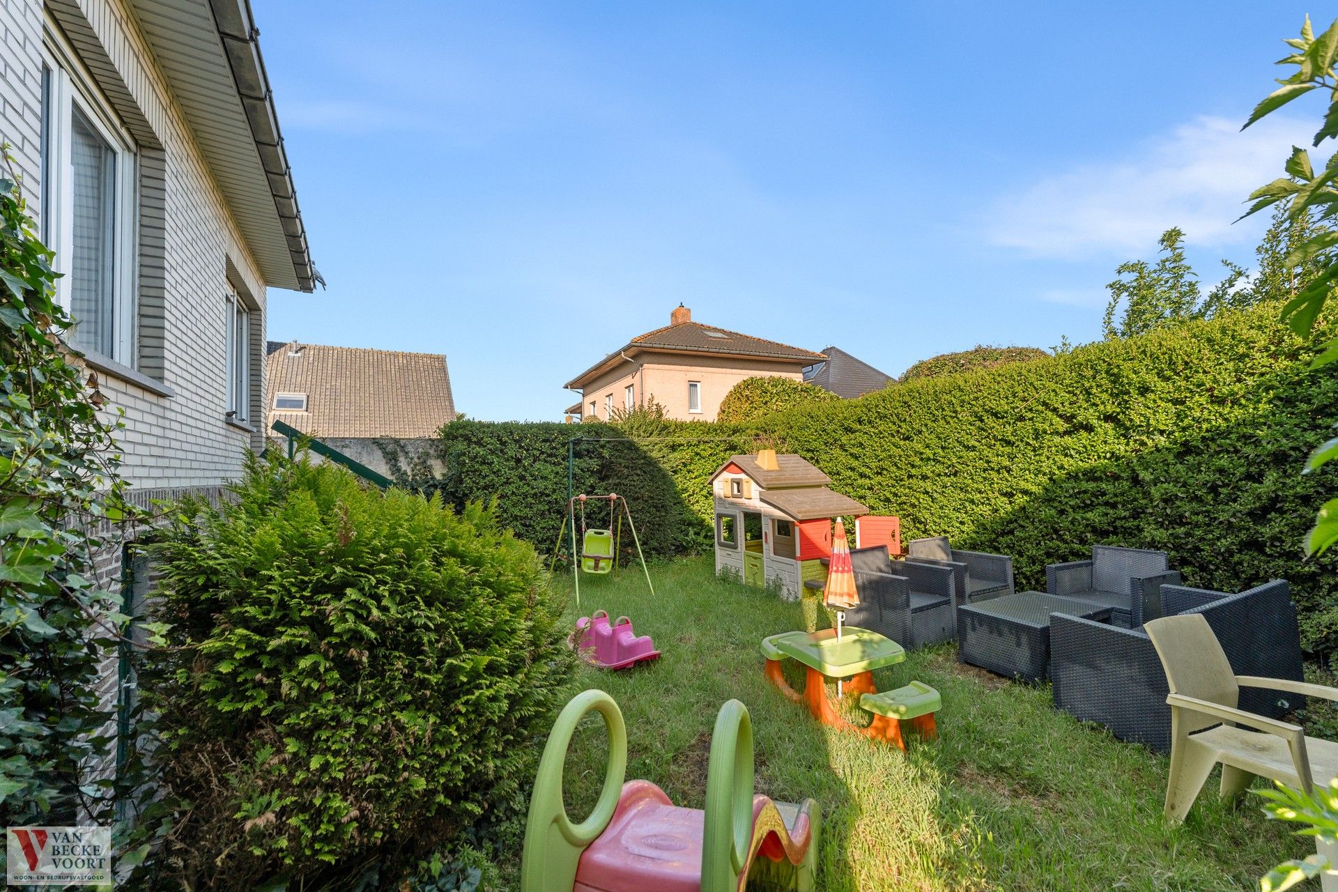 Halfopen woning opgedeeld in 2 units foto 13