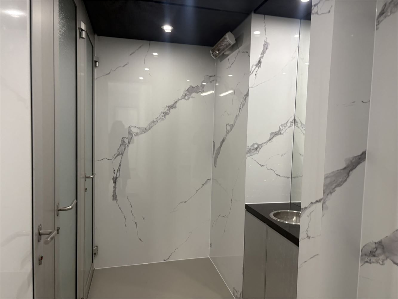 UNIEKE KANTOREN MET PARKING EN VERSCHILLENDE OPPERVLAKTES foto 25