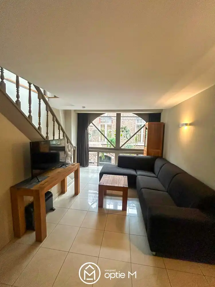 Bemeubelde duplex studio te huur in Hasselt – centrumligging met zicht op de Walputstraat foto 2