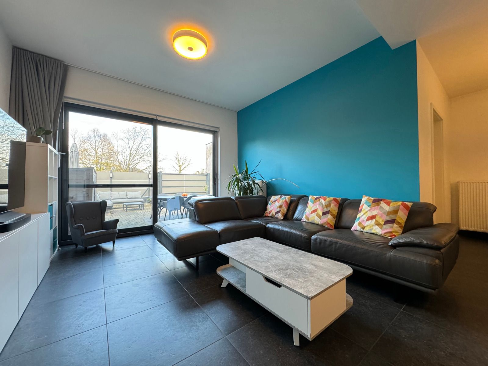 Te huur: gelijkvloers appartement in het centrum van Lennik foto 3