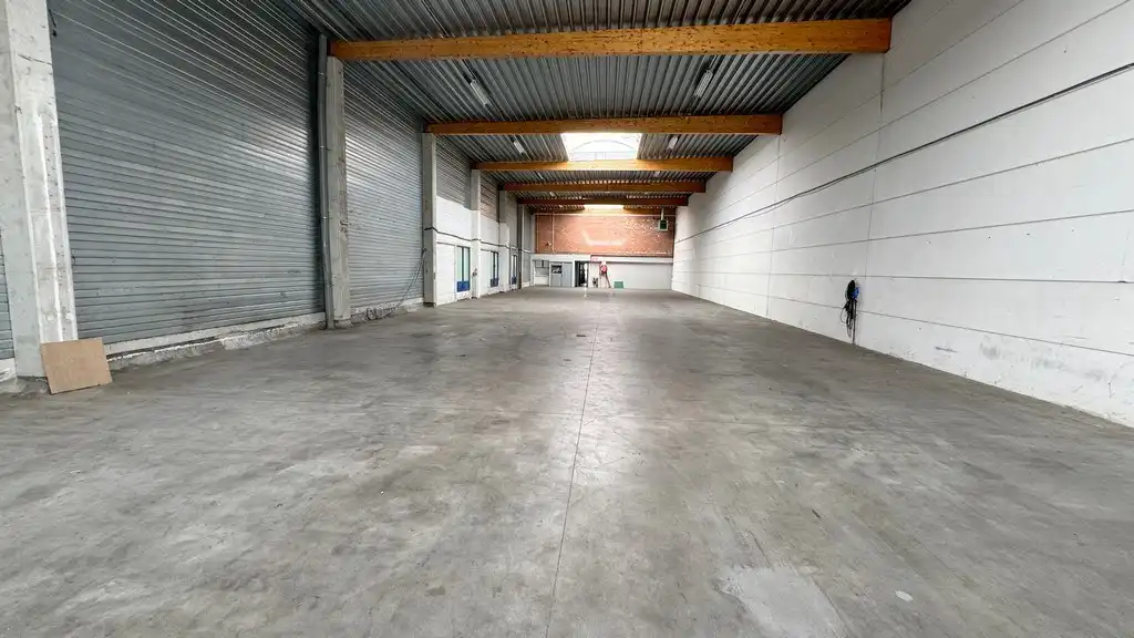 Magazijn met kantoor te huur Prins Boudewijnlaan Kontich foto 3