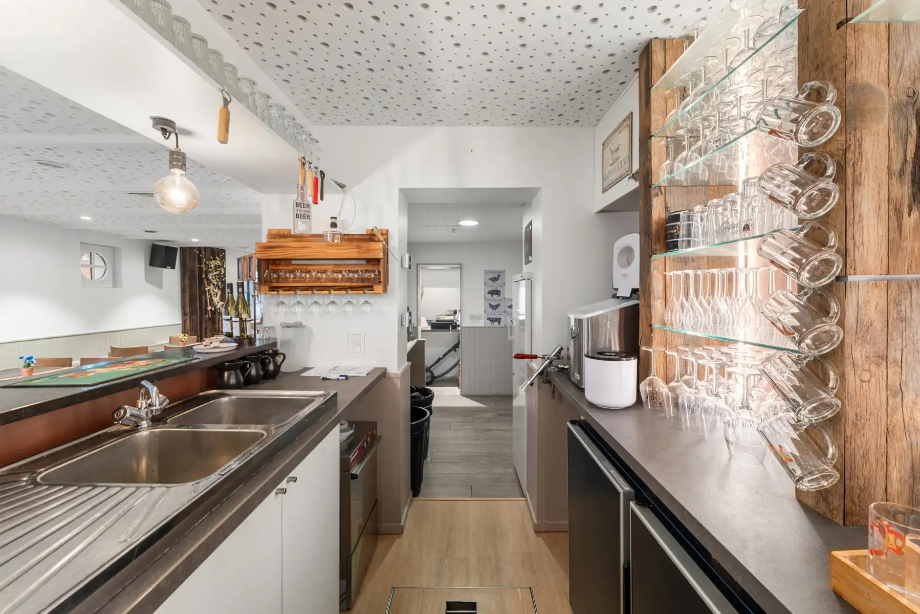 Karaktervol handelspand met woonst in Wulpen foto 7