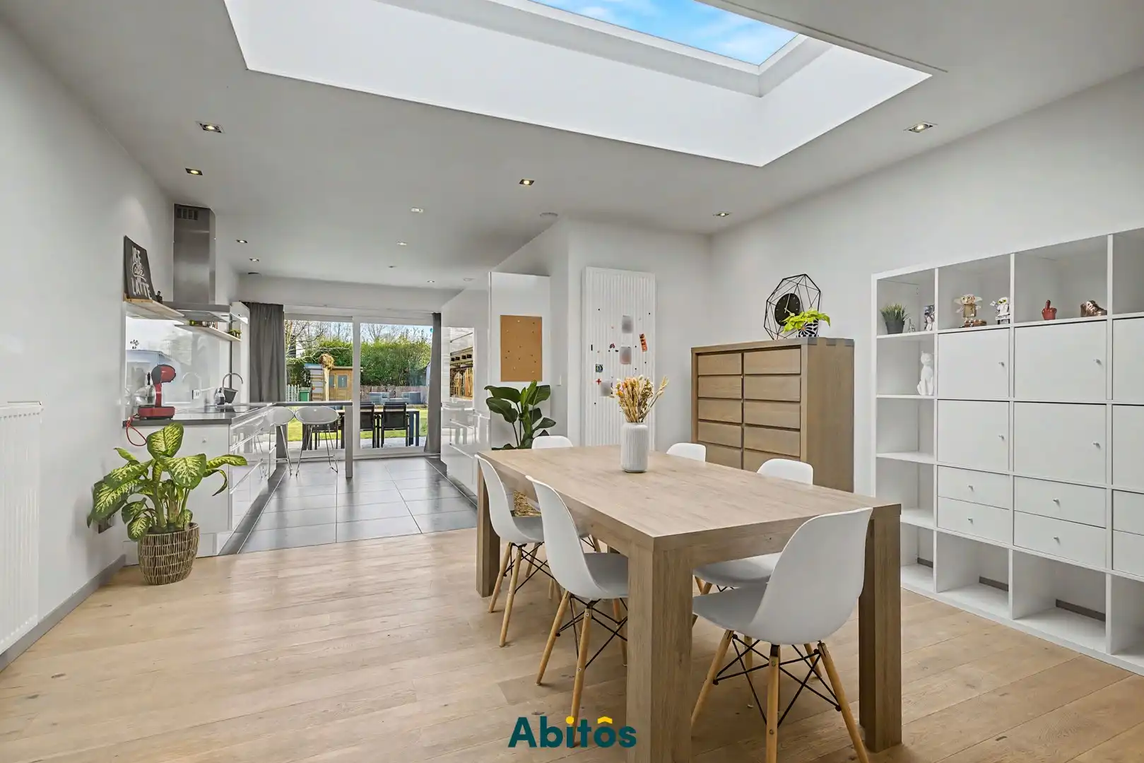 Instapklare woning met drie slaapkamers en leuke tuin foto 2