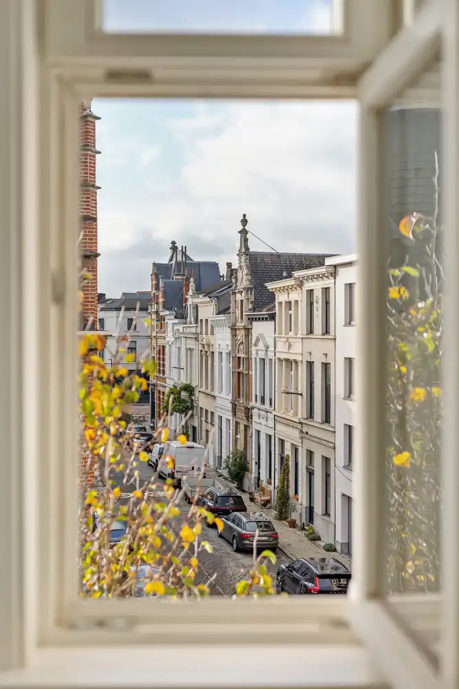 Wonen in een beschermde hoekwoning van Jos Bascourt uit 1894 is wonen in een uniek stuk Zurenborg, zonder renovatieplicht foto 23