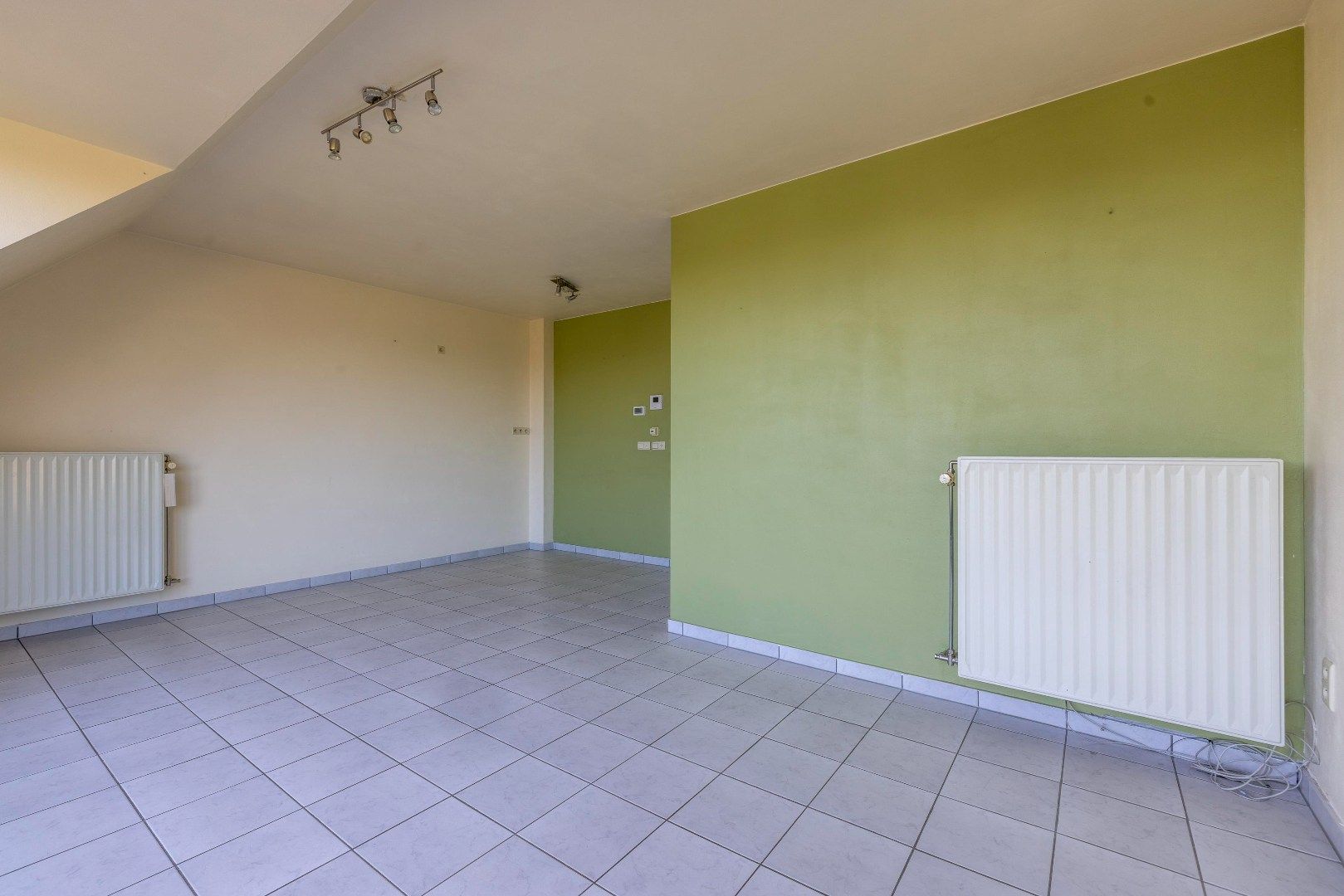 Super gezellig duplex app met 1 slk, klein terrasje en autostaanplaats  foto 4