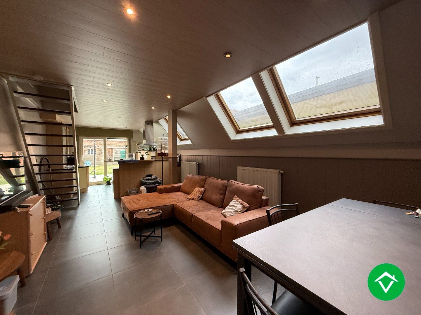 Rijwoning met 3 slaapkamers en tuin te Izegem foto 4