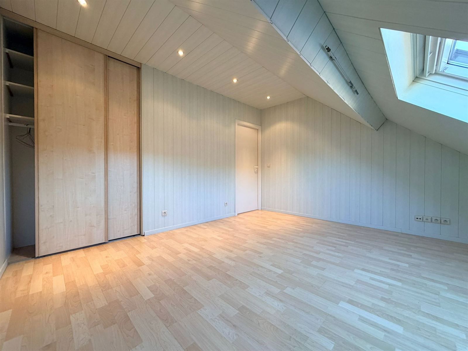 Duplex-appartement te huur in centrum Lennik foto 14