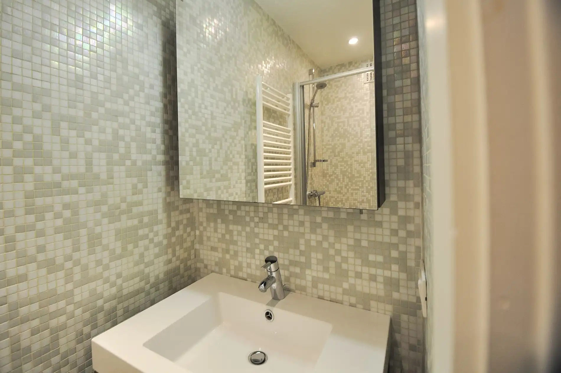 Topaanbieding – Uitzonderlijk ruim appartement gelegen in een stijlvolle residentie. foto 33