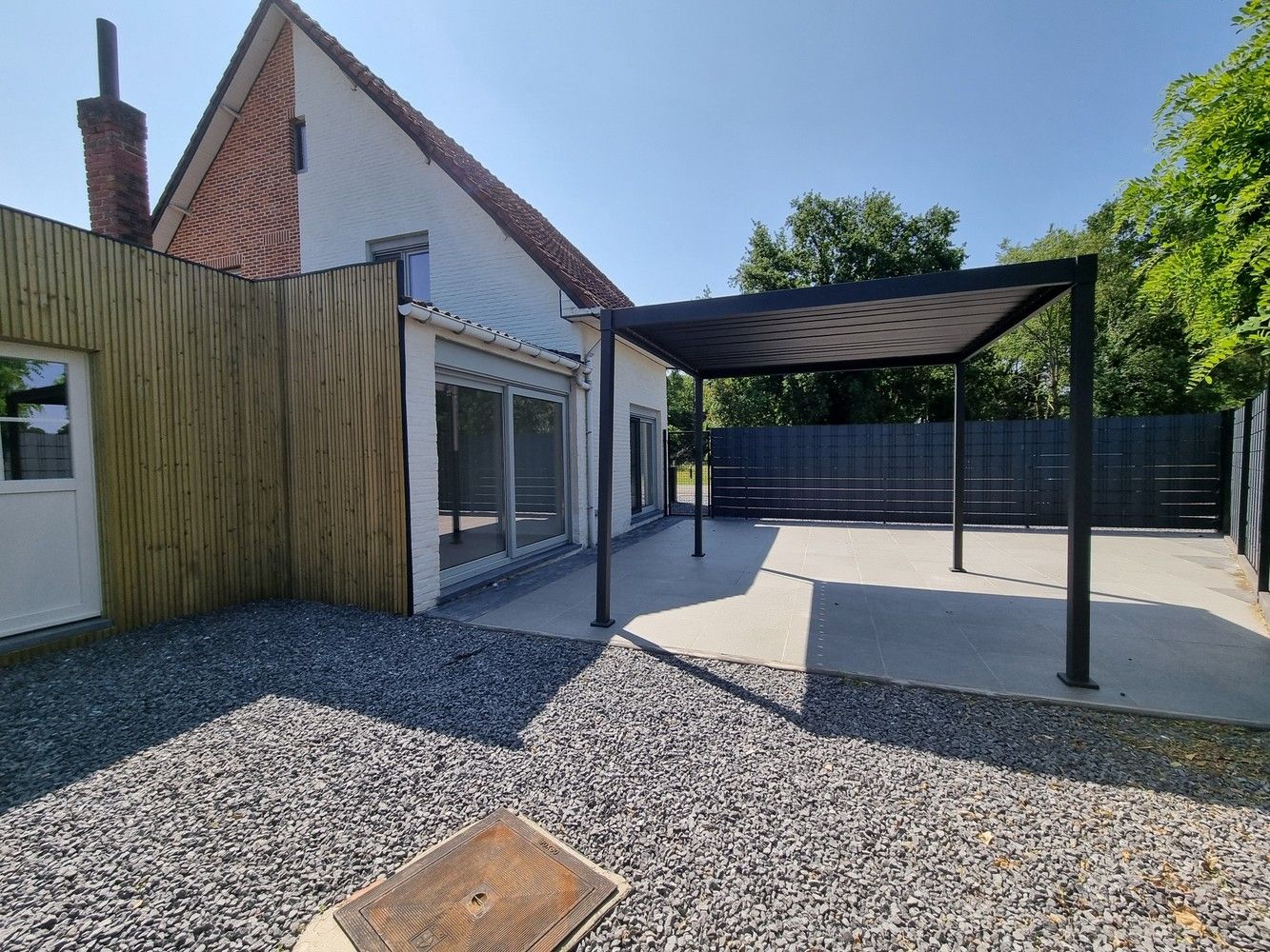 Mooie, gerenoveerde woning met prachtig terras en ruime tuin foto 31