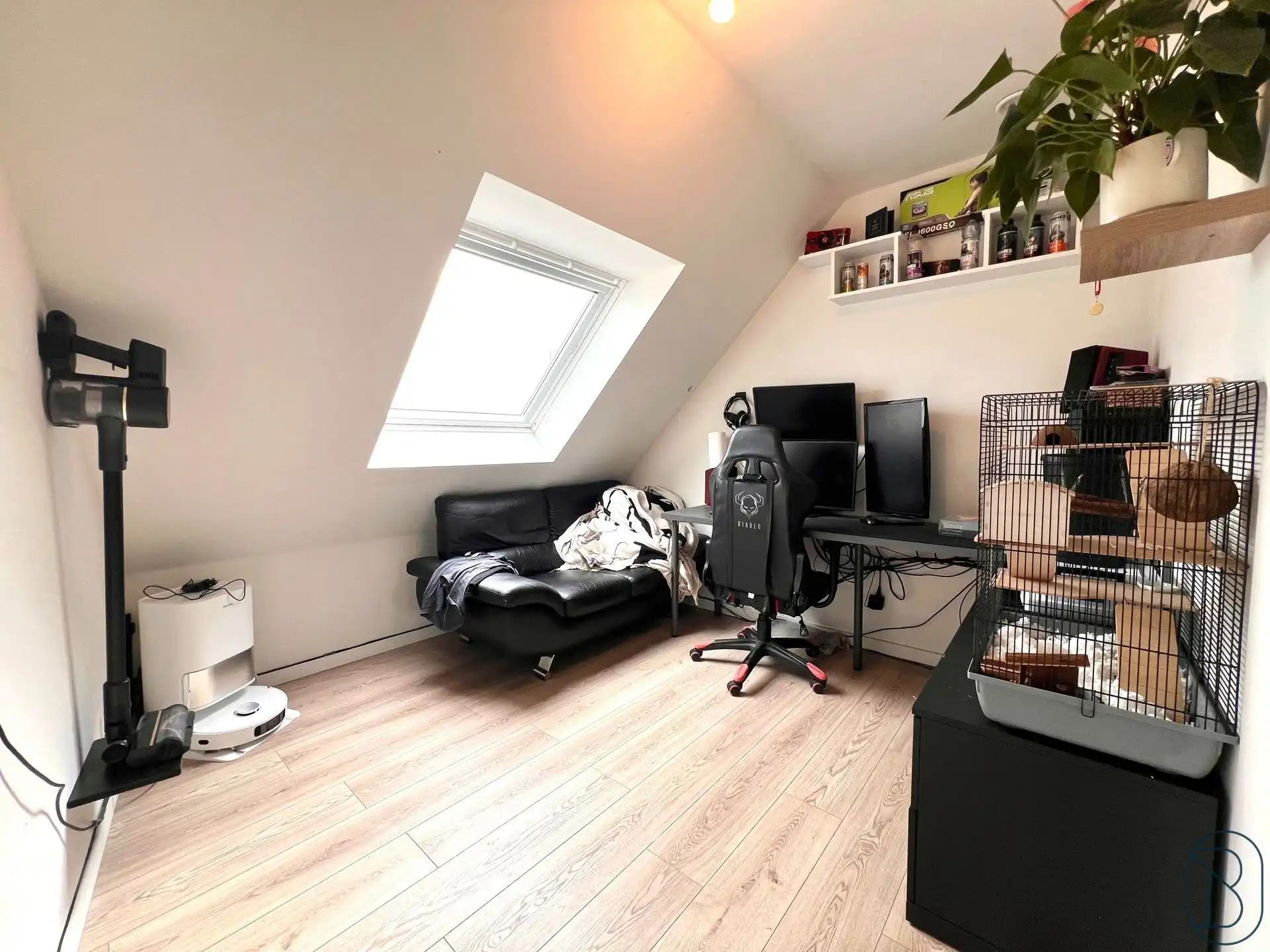 Leuk recente penthouse met terras en 2 SLK! foto 10