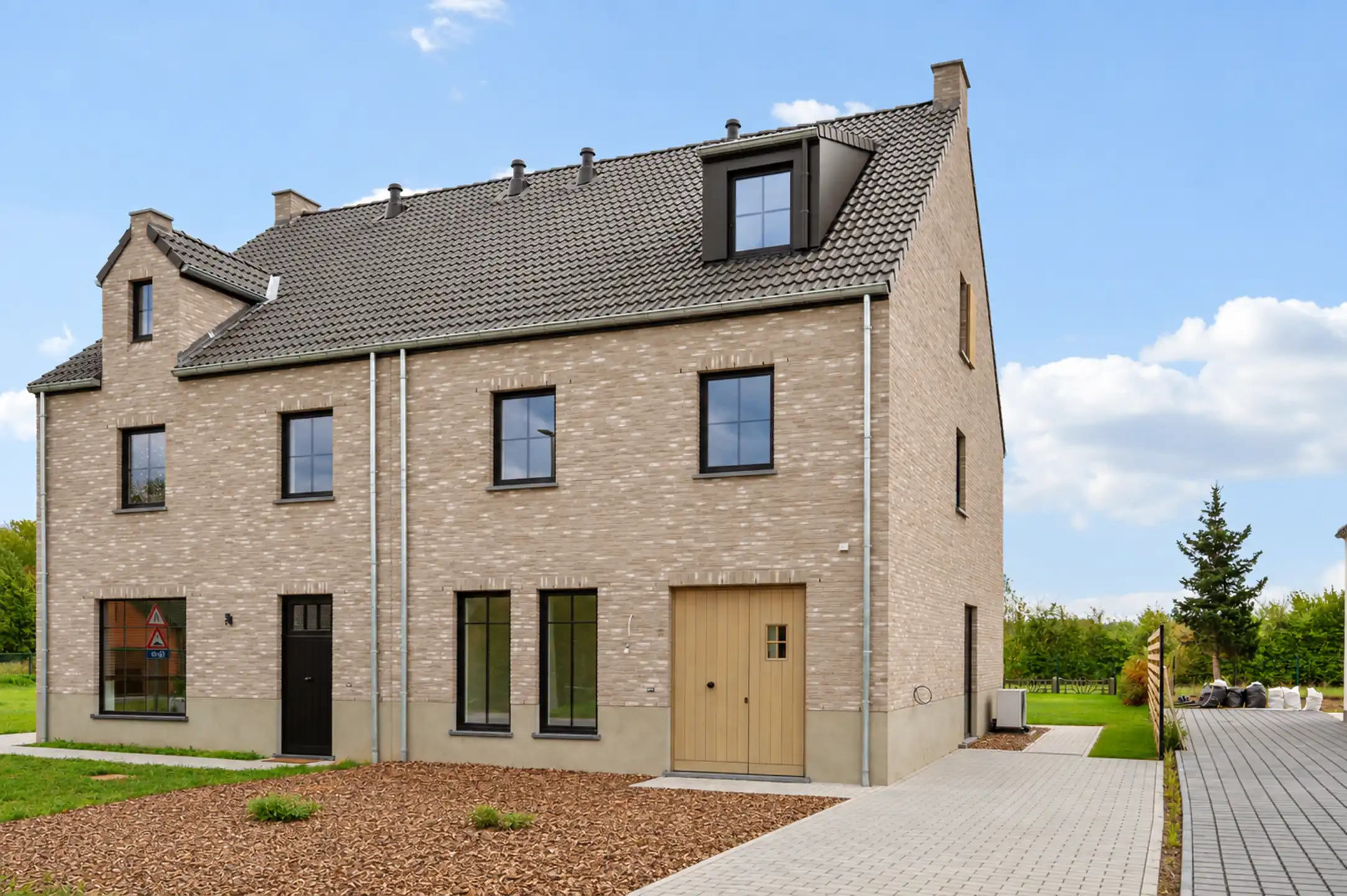 Huis te koop foto {{pictureIndex}}