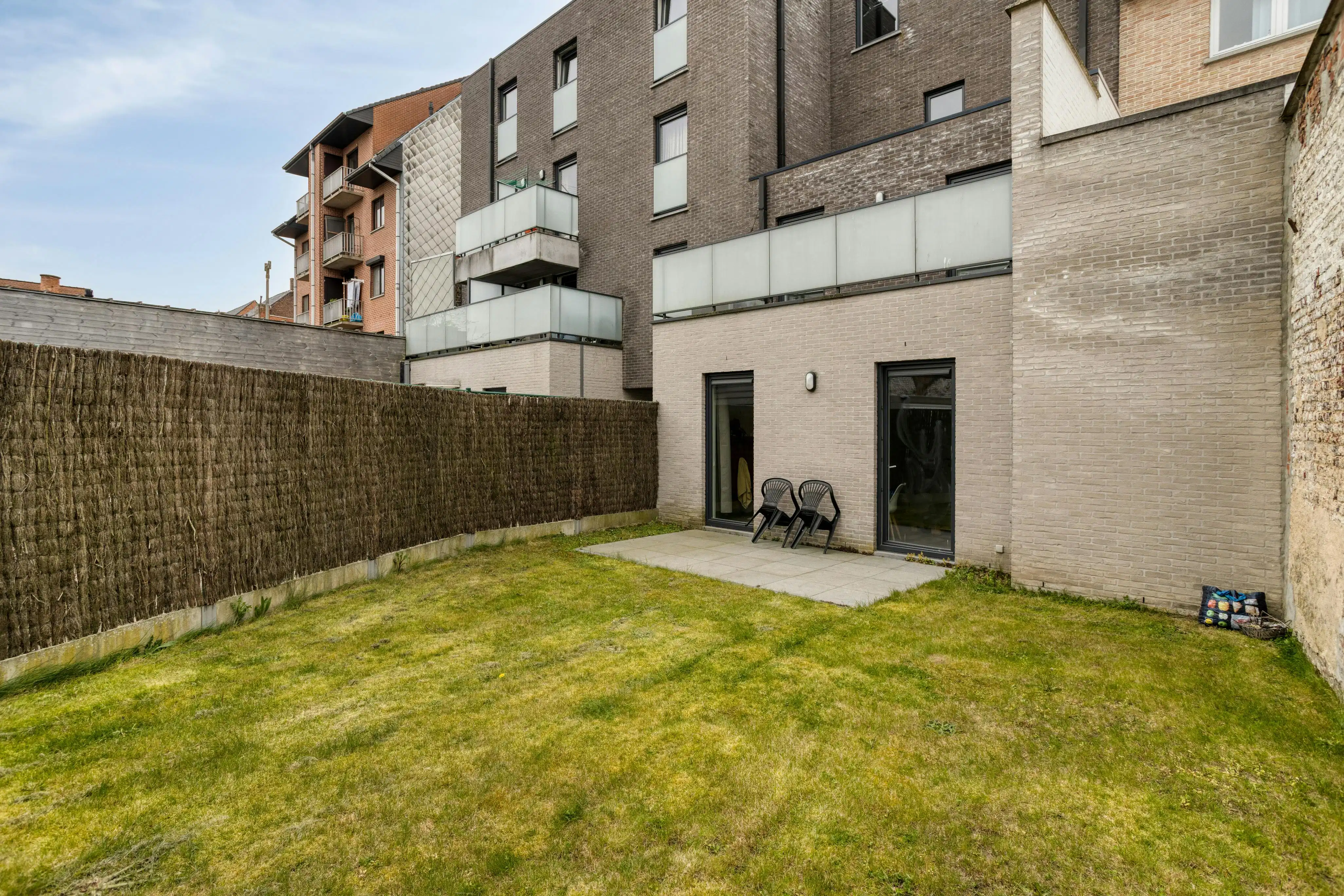 Modern appartement met private tuin in centrum Roeselare foto 14