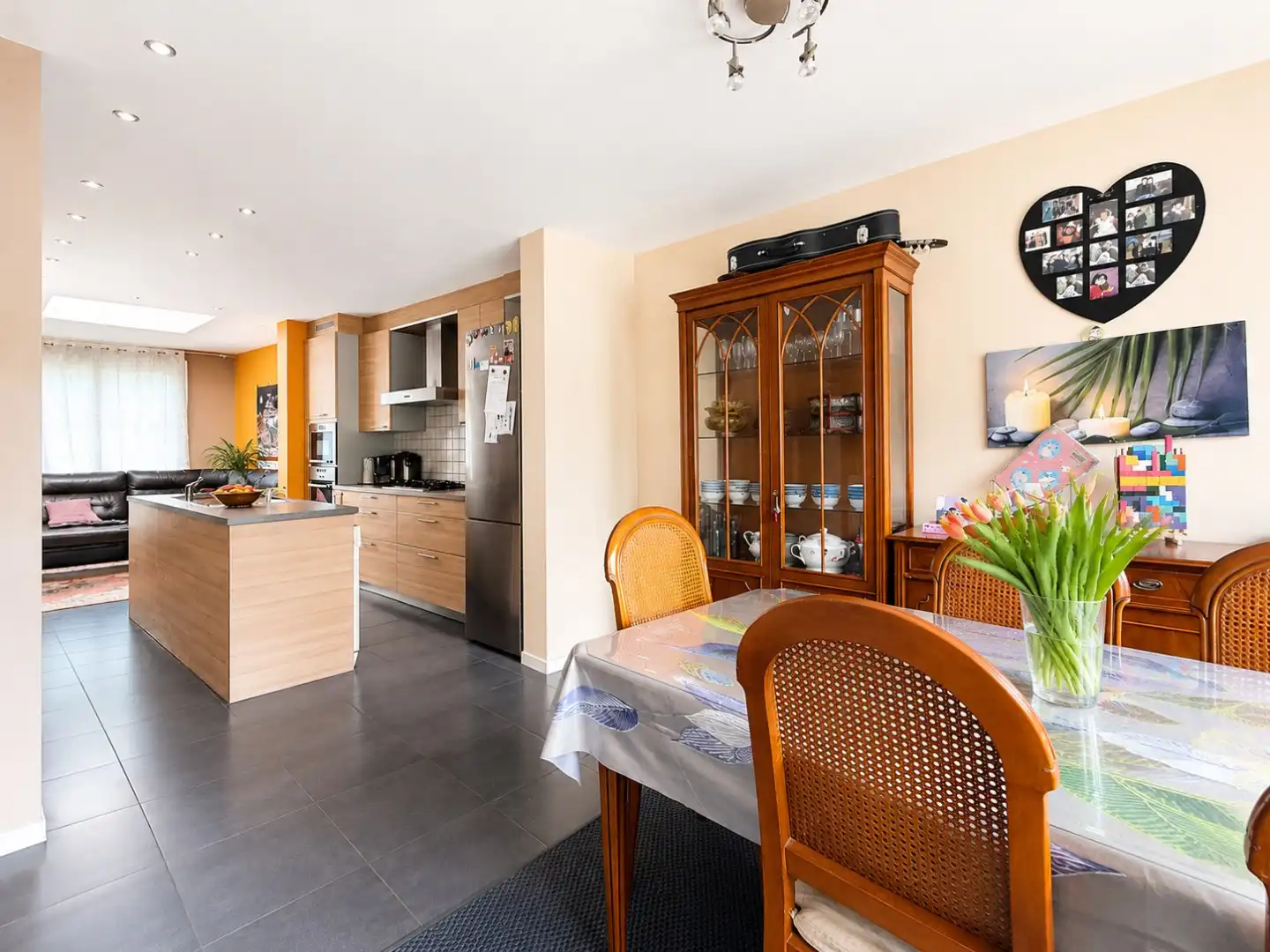 Instapklare gezinswoning met tuin op gunstige locatie foto 4