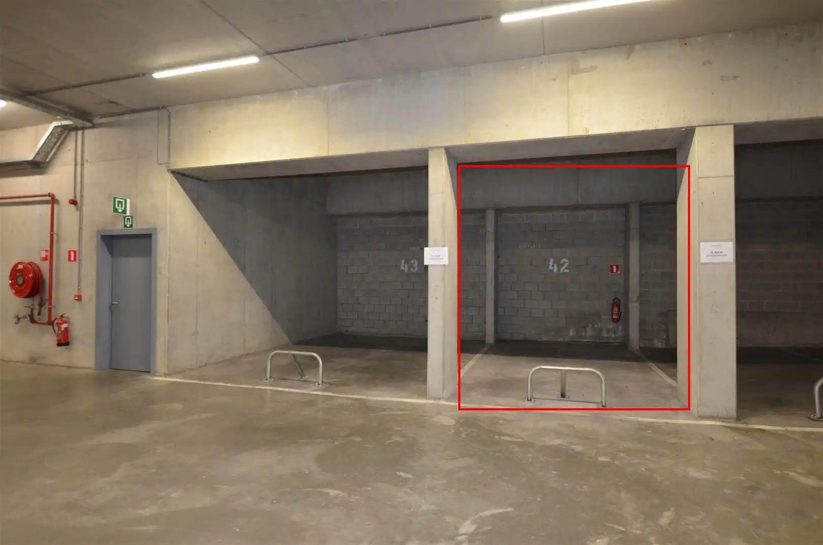 Ondergrondse autostaanplaats op goed bereikbare locatie foto 2