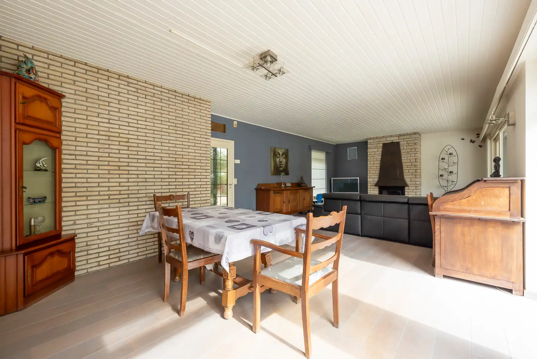 Te renoveren woning met 2 slpk op 1.473m² te Koningshof foto 12