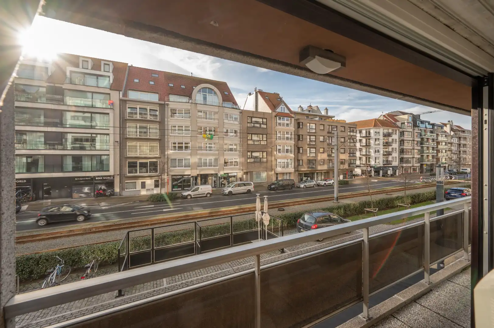 Centraal gelegen appartement met 2 slaapkamers foto 8