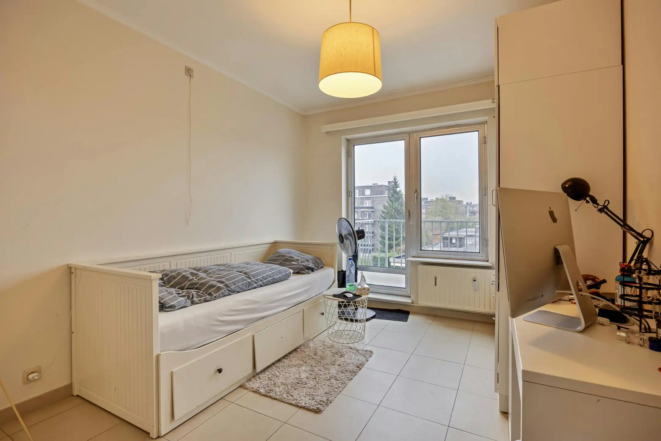 Drie slaapkamer appartement met garagebox en berging in het centrum van Hasselt foto 8