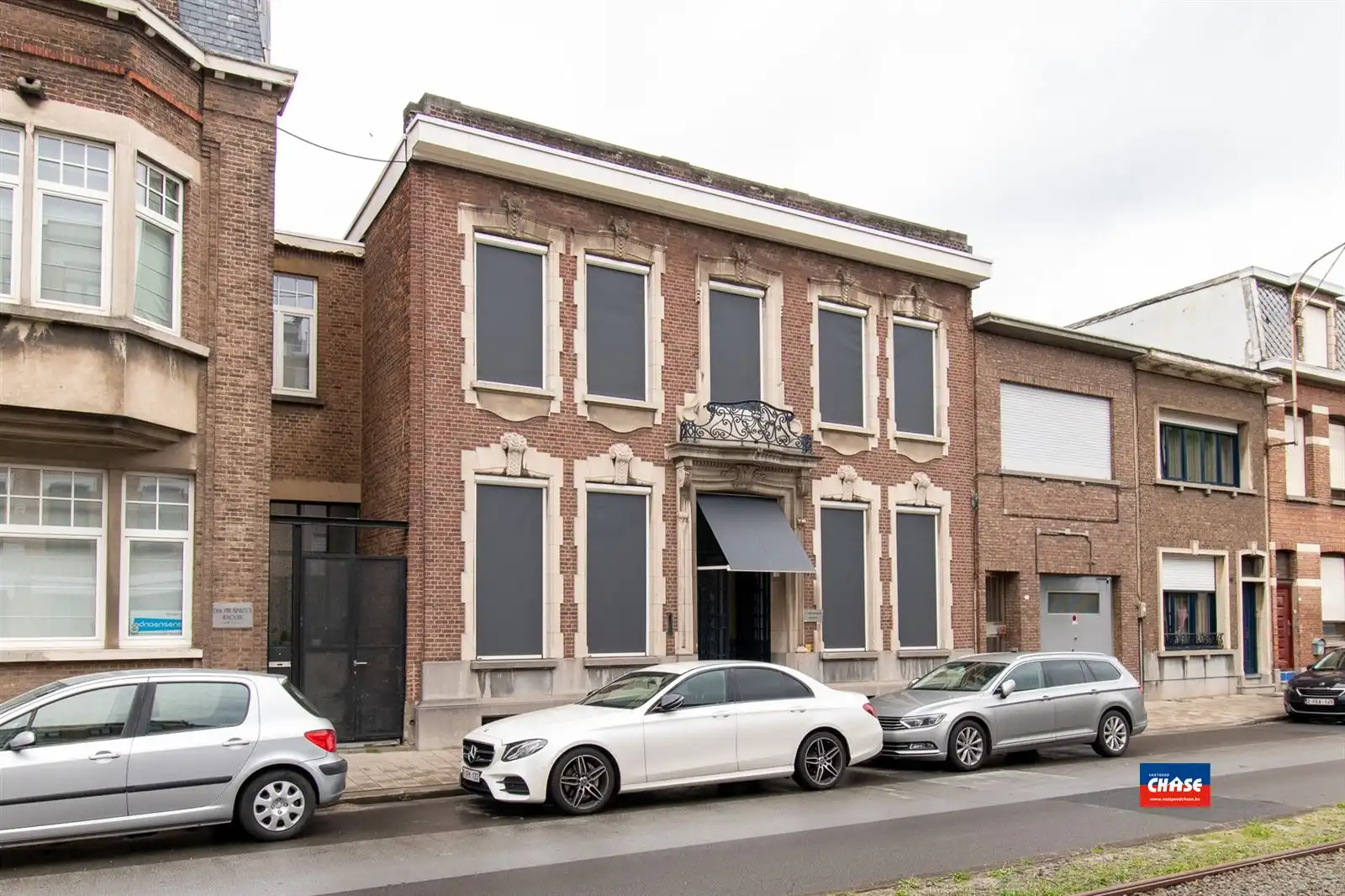 Zeer ruime woning met tal van mogelijkheden! foto 2