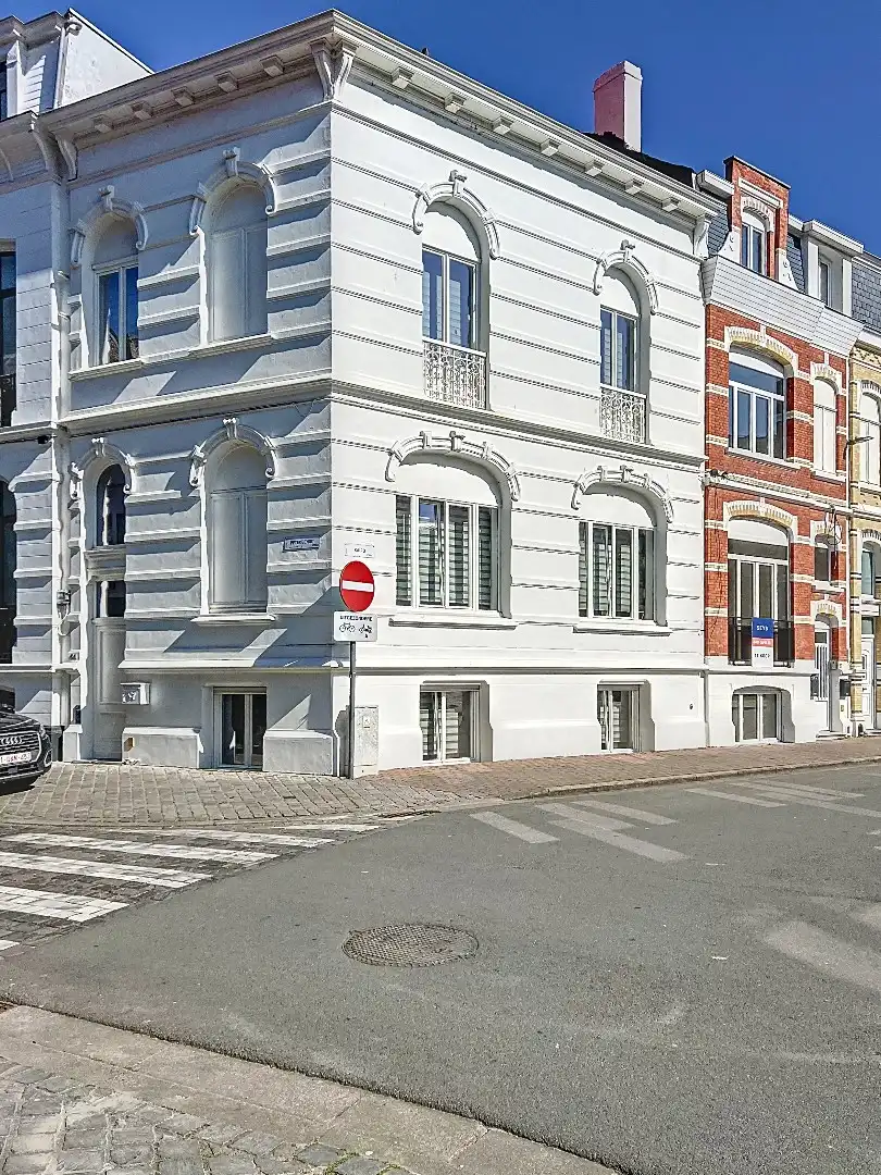 Unieke herenwoning gelegen in de Belle Epoquewijk van Oostende.  foto 12