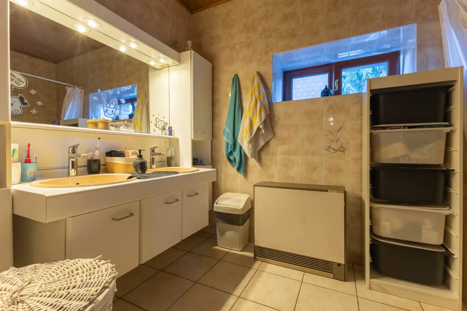 Villa met 4 slaapkamers, grote tuin en garage foto 9