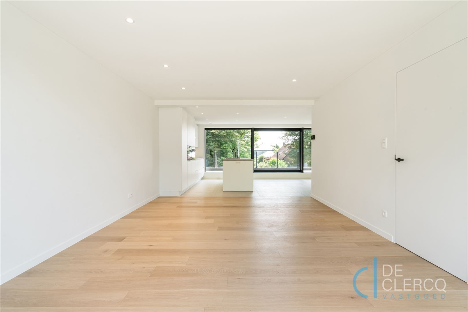 Piekfijn gerenoveerd appartement te koop, centrum Lochristi! foto 3
