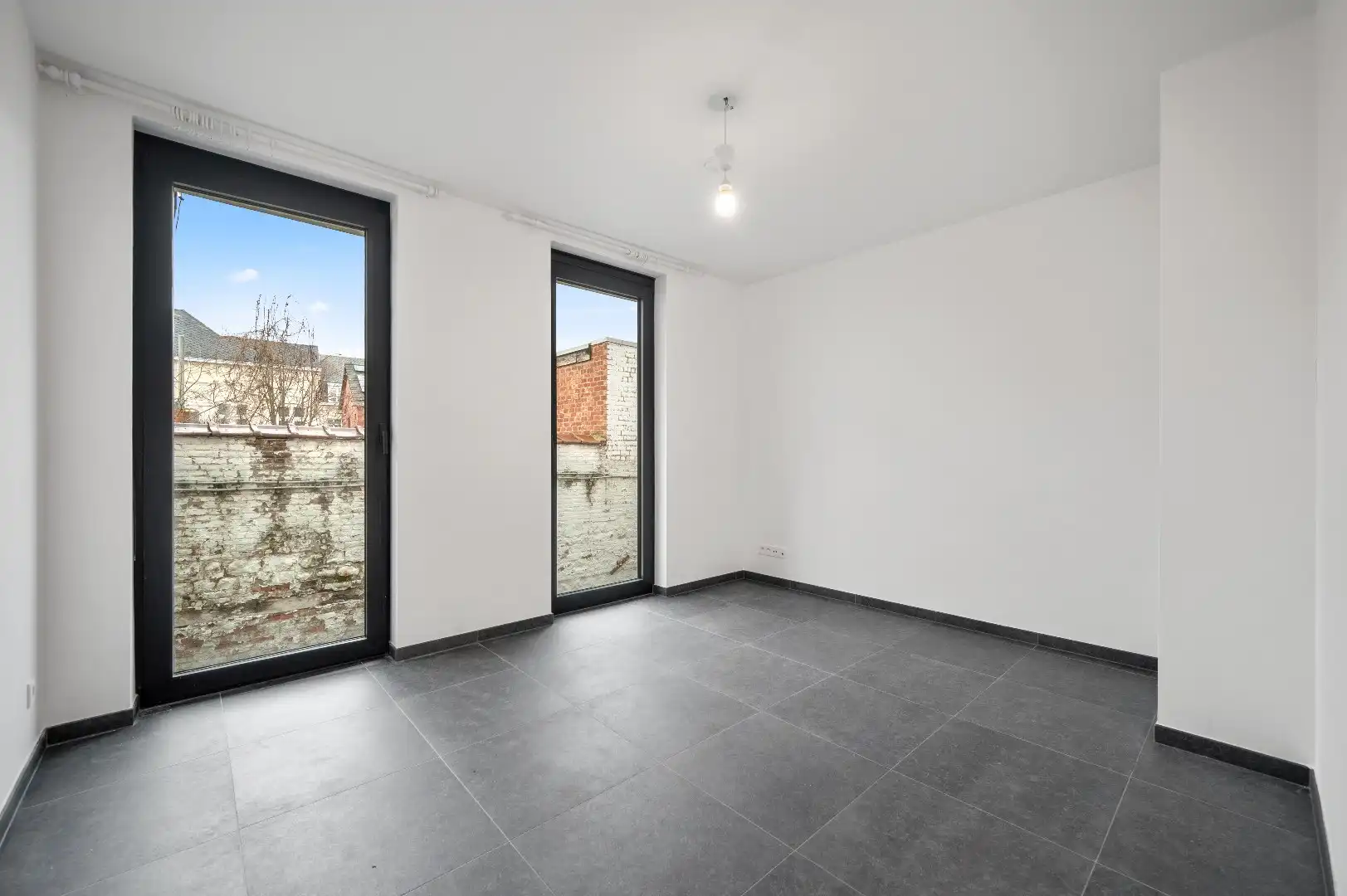 Modern appartement uit 2016 met 2 slaapkamers in het centrum van Tienen foto 12