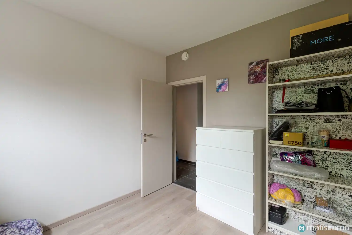 INSTAPKLAAR APPARTEMENT MET 2 SLAAPKAMERS EN AUTOSTAANPLAATS TE RIEMST foto 11