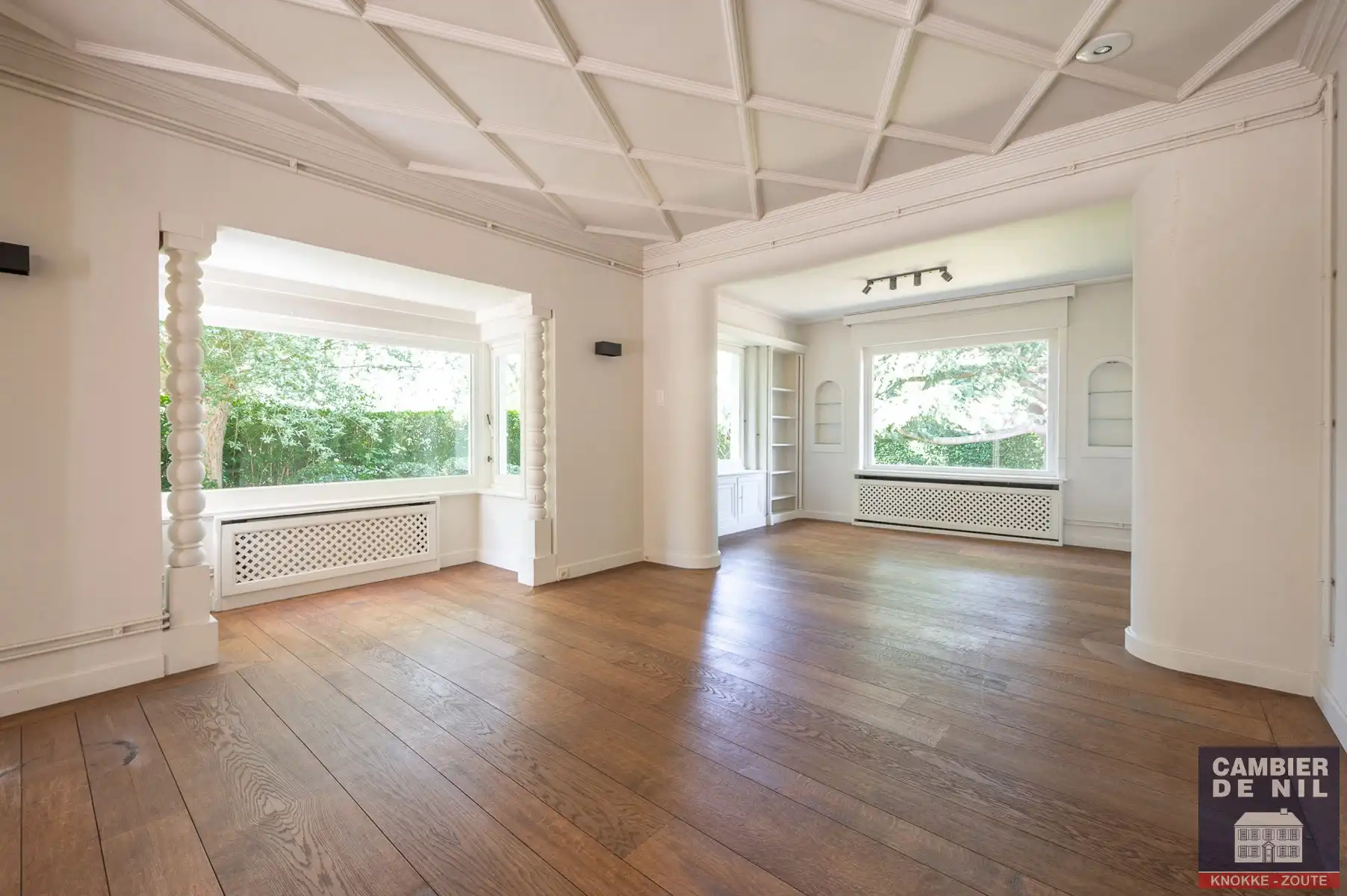 Charmante vrijstaande villa in hartje Zoute foto 3