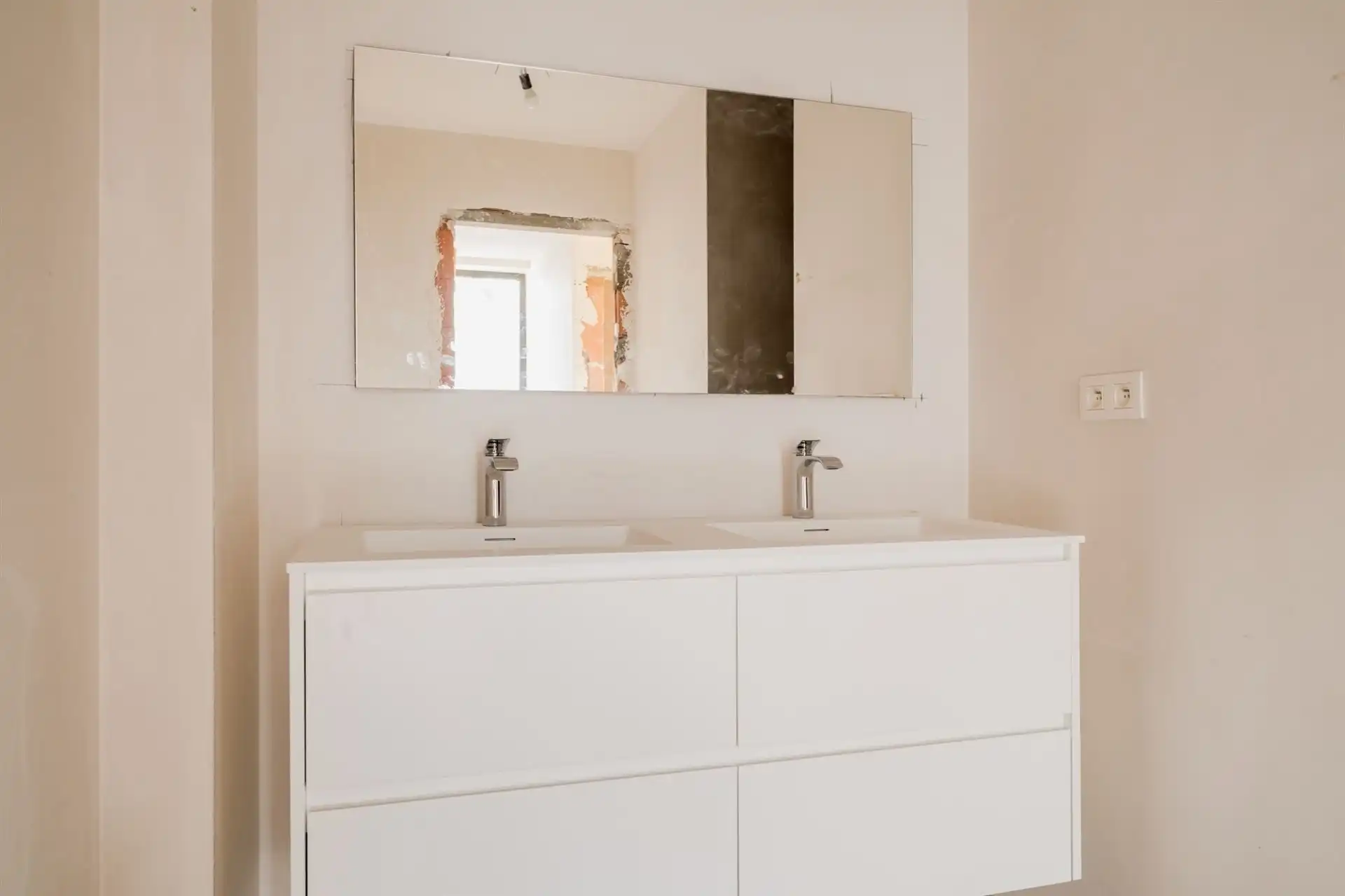 Halfopen nieuwbouwwoning met 4 slpkms en grote zuidgerichte tuin foto 14