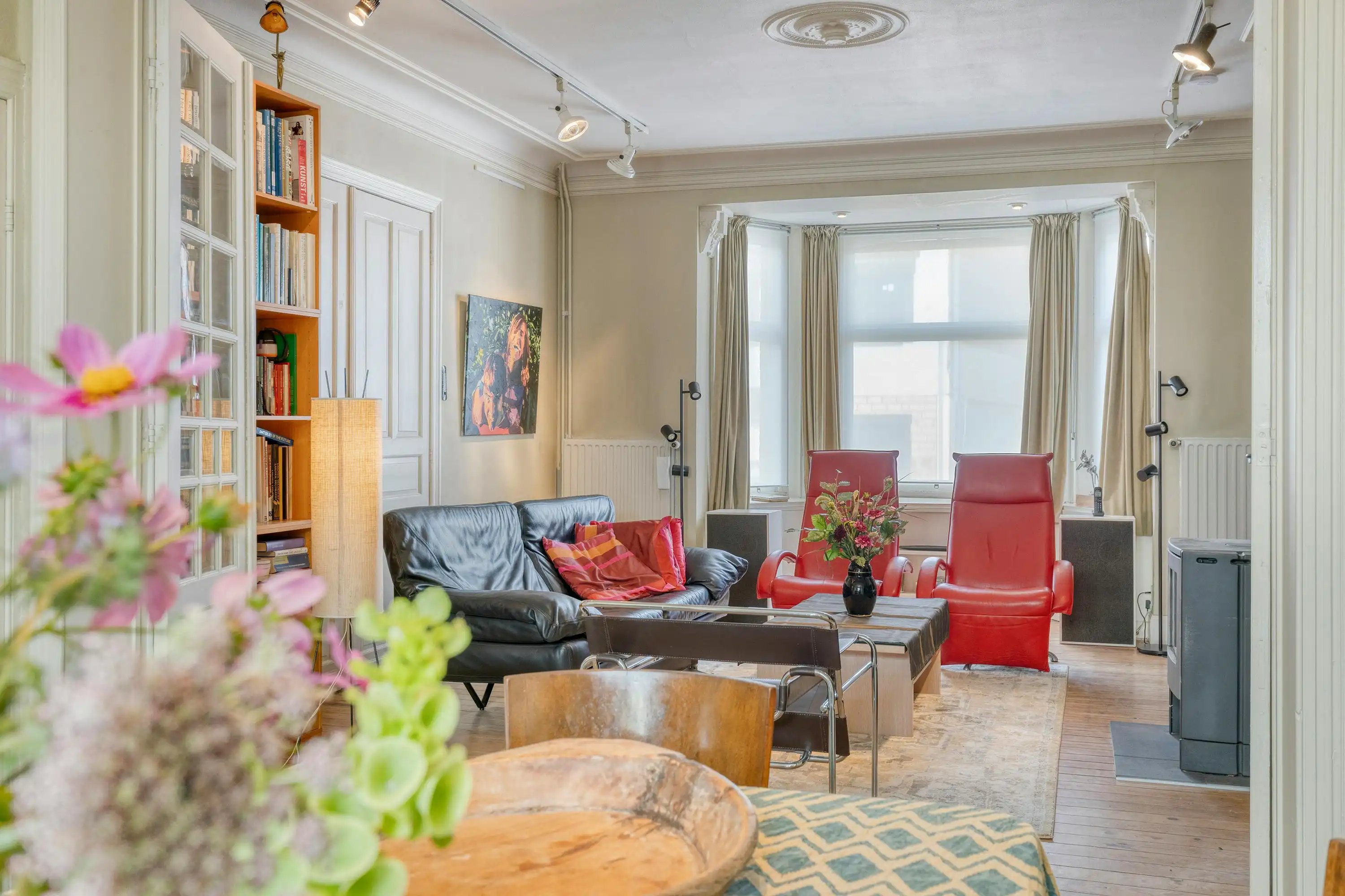 Karaktervolle woning met 7 slaapkamers, authentieke elementen en een ruime tuin foto 6