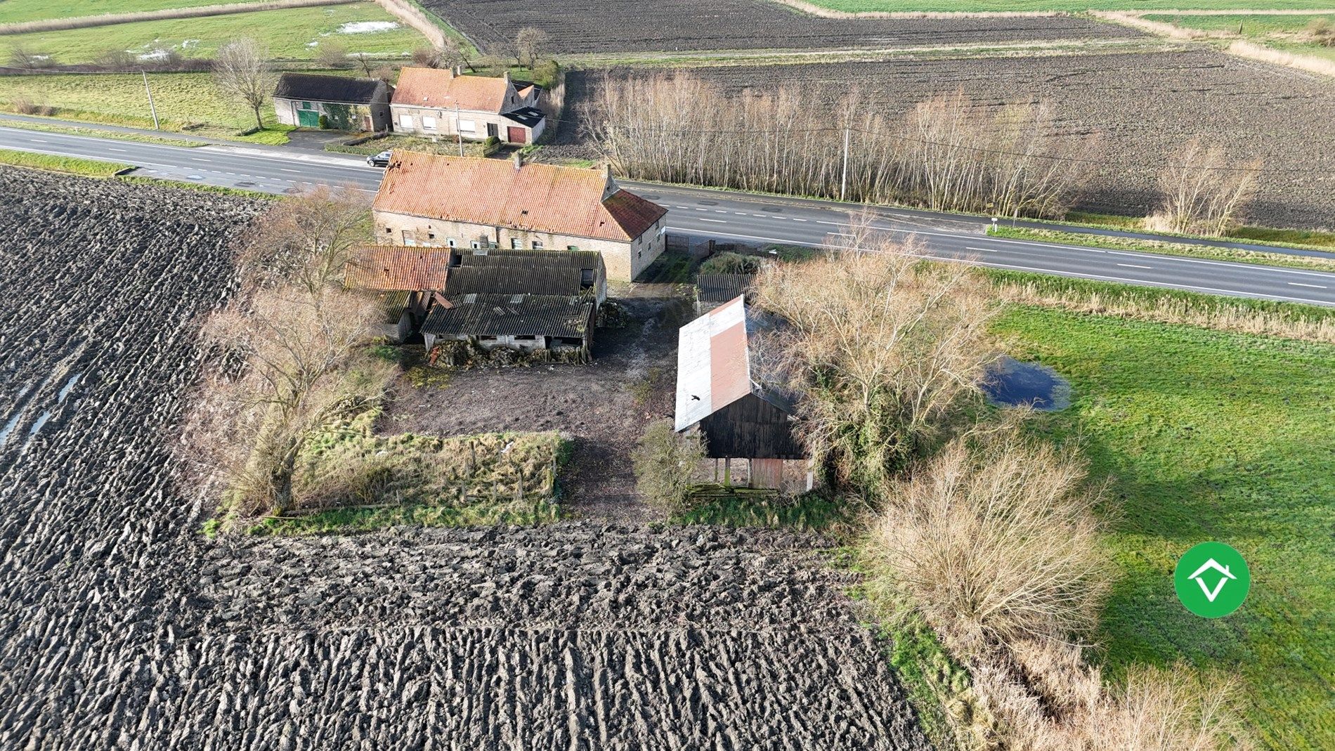 Te herbouwen of te slopen hoeve op ruim perceel in landelijke omgeving foto 14