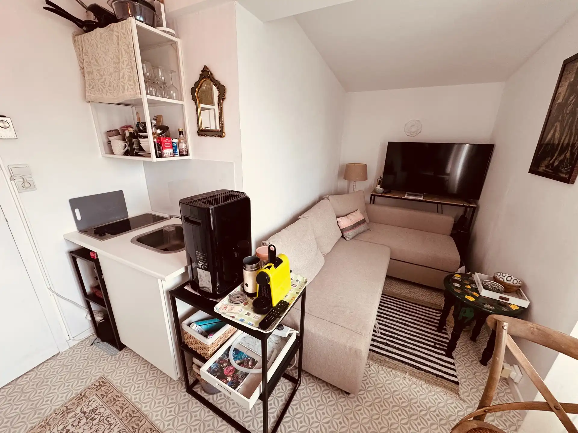 Gezellige bemeubelde studio met terras in Park Atlantis – De Haan. foto 2